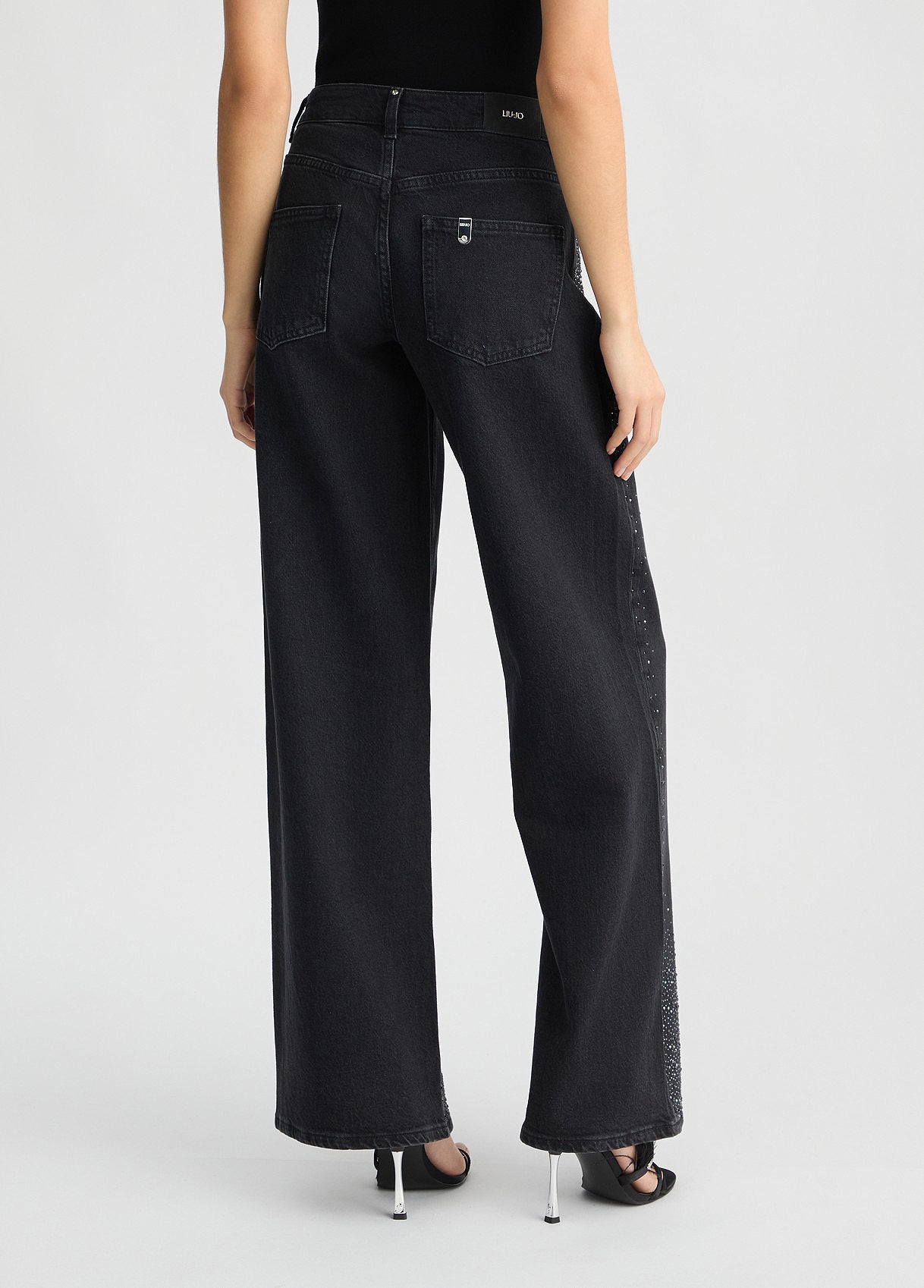 UA5260D02488744424-black denim