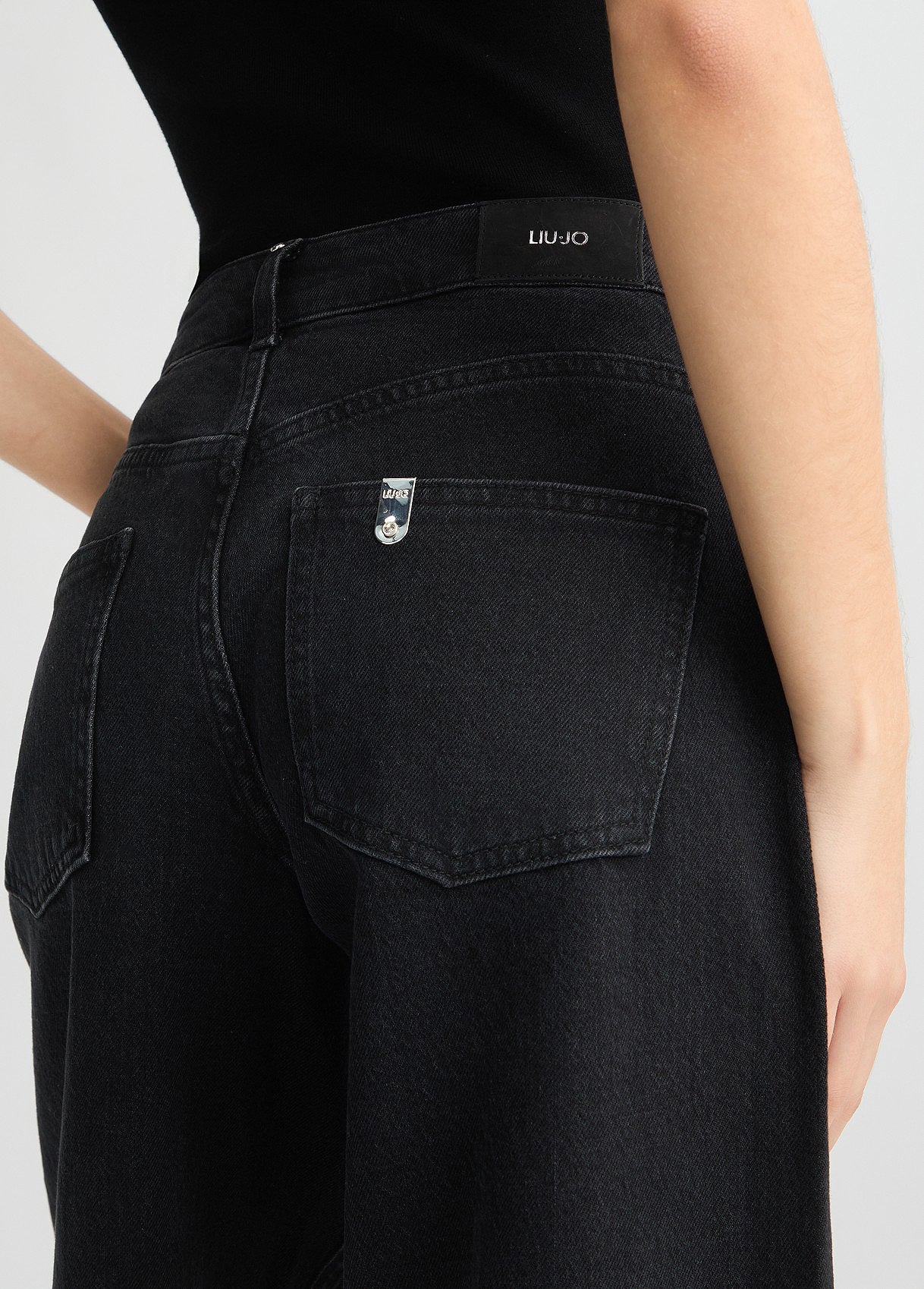 UA5260D02488744424-black denim