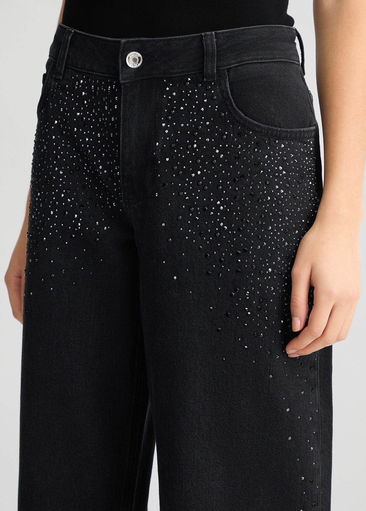 UA5260D02488744424-black denim