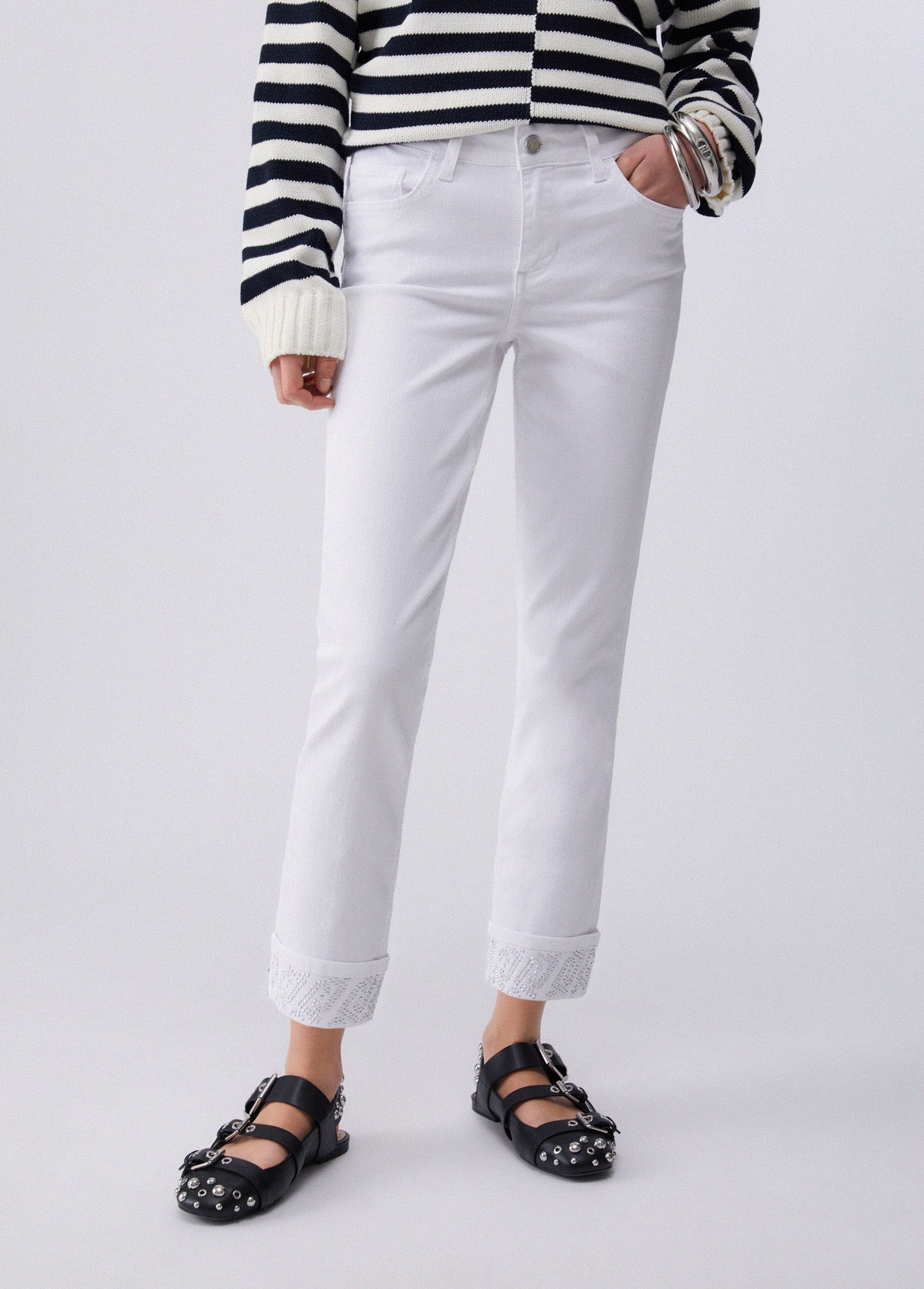 UA6006T25941111124-white