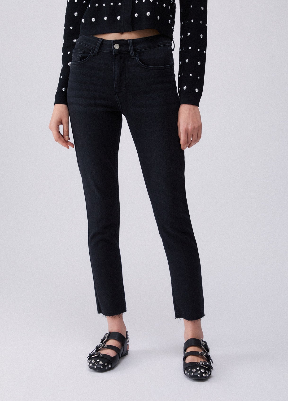 UA6035D03058748324-black denim