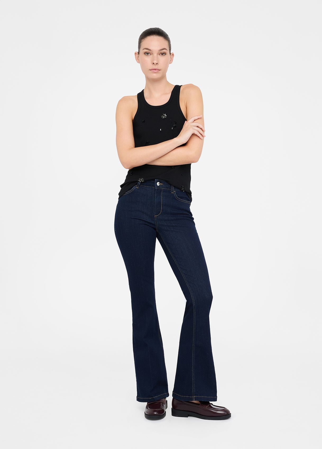UF5058DS0157L00024-black