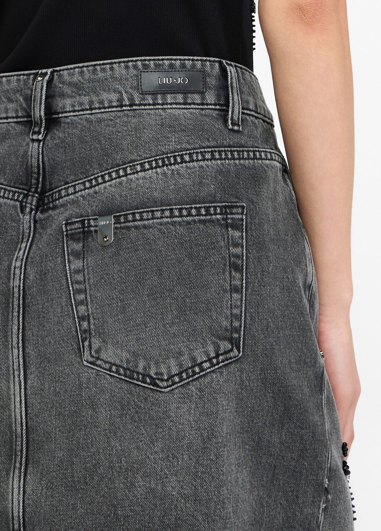 UF5112D48548745524-black denim