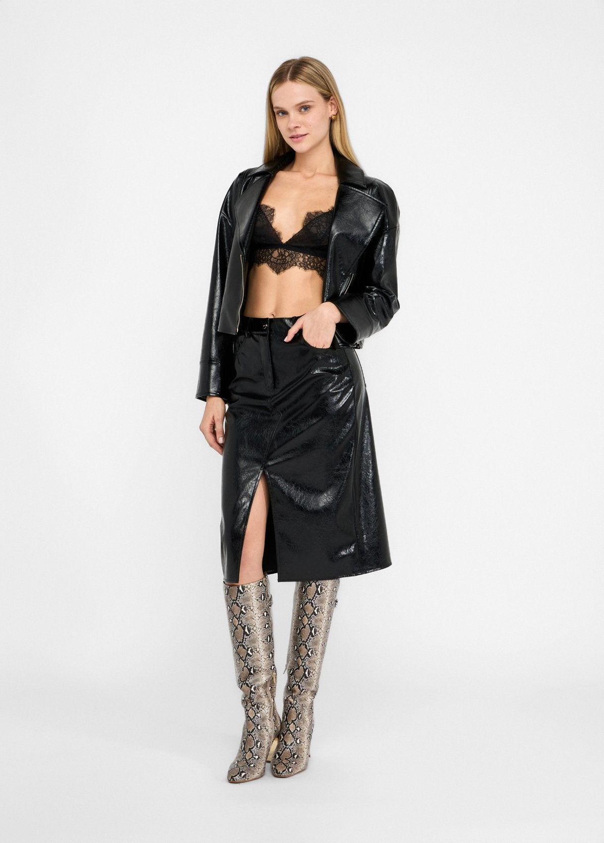 UF5232E1038U982236-black denim