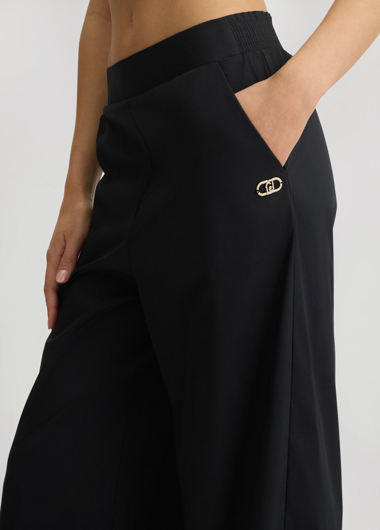 VA5065TS33022222XS-black