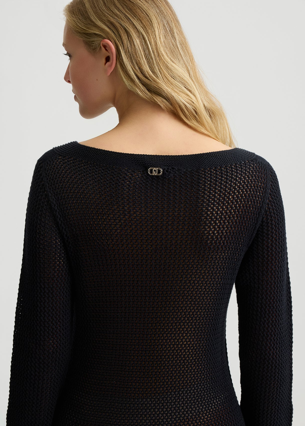 VA5197MA23A22222S-black