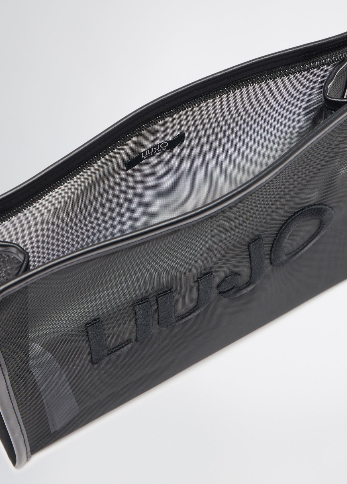 VA5206J466022222T.U.-black