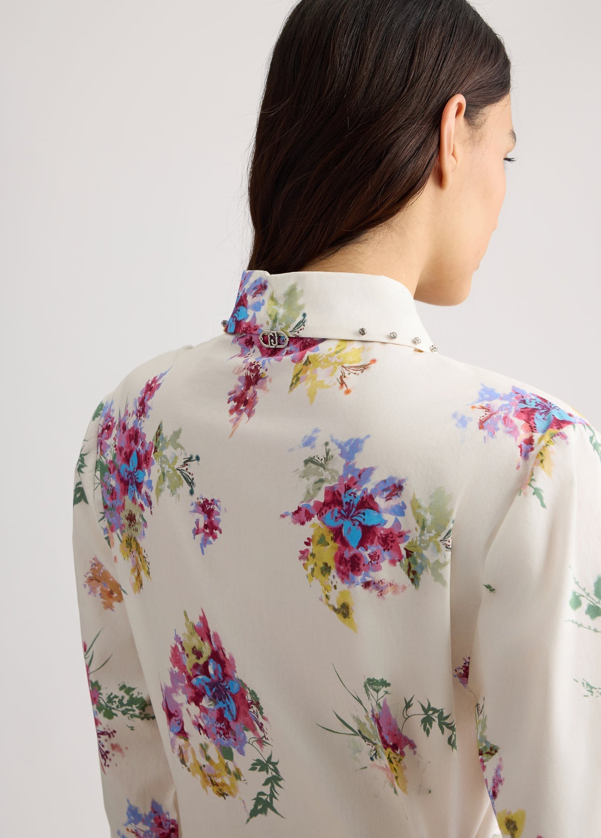 WA5009T4883M947238-white with flowers