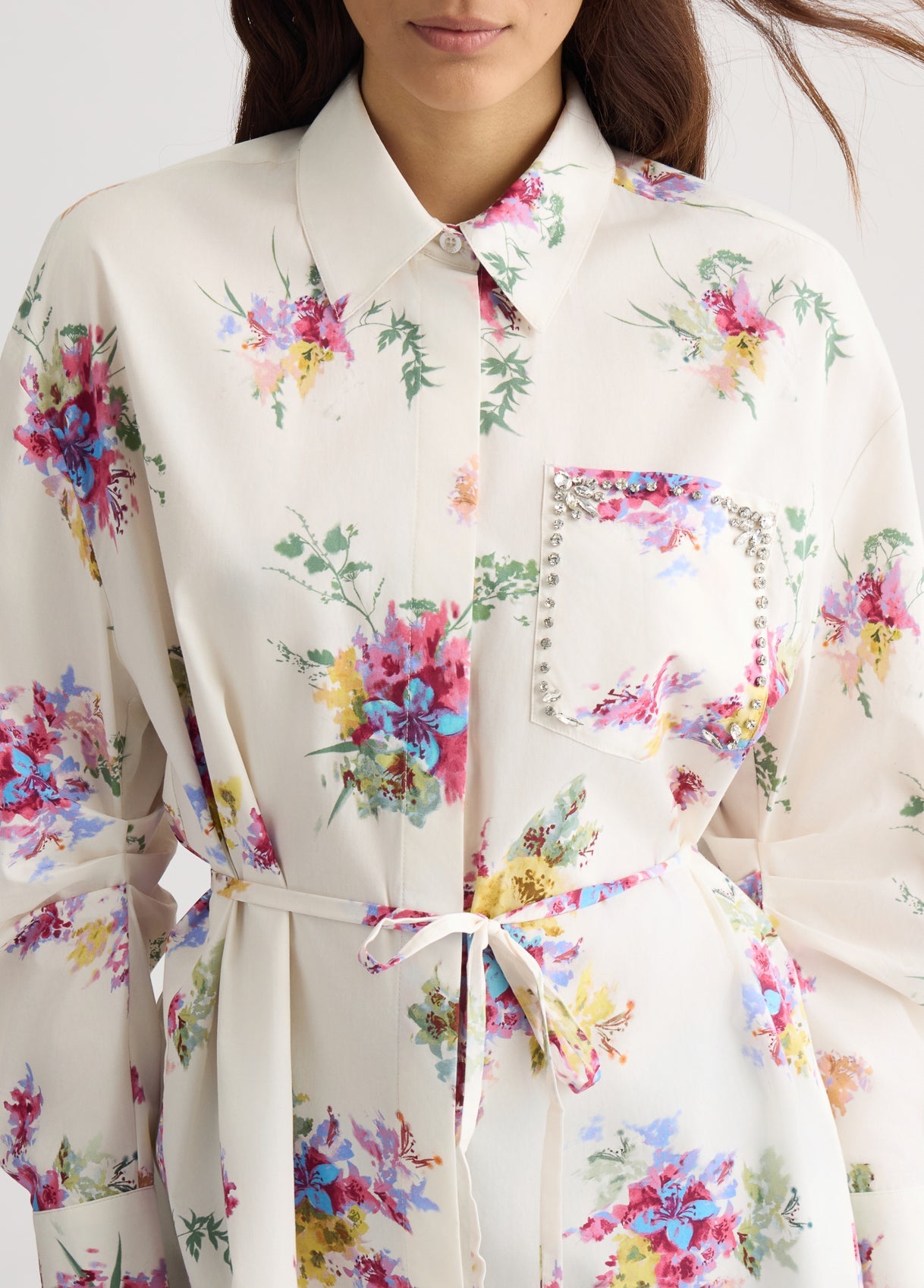 WA5011T4883M947238-white with flowers