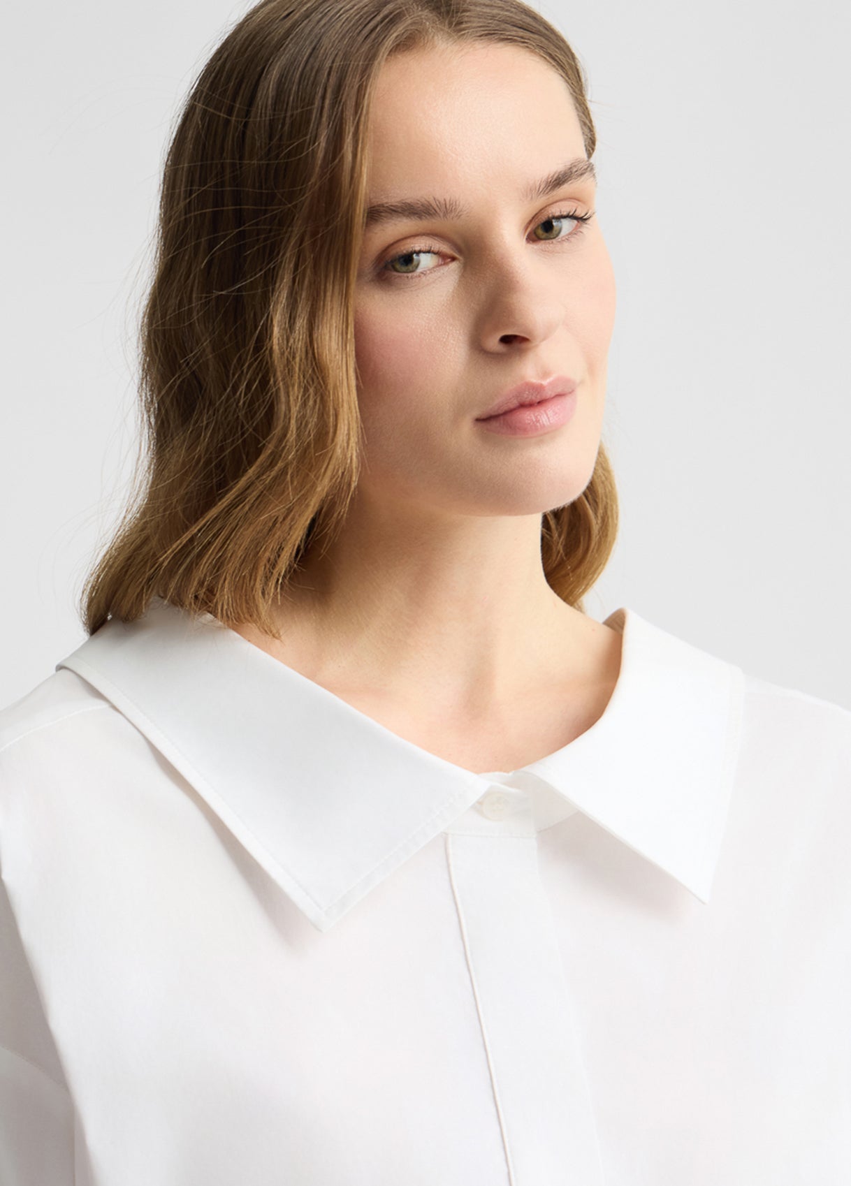 WA5243T42741111138-white