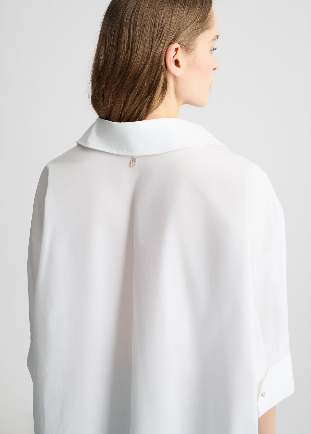 WA5243T42741111138-white