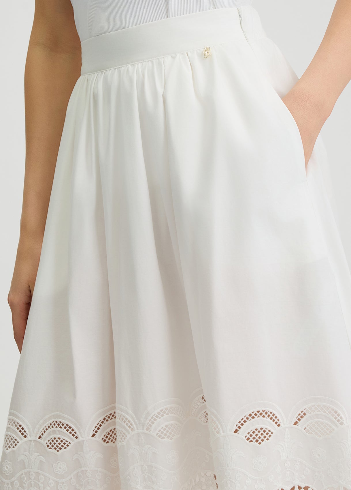 WA5258T48532030436-white