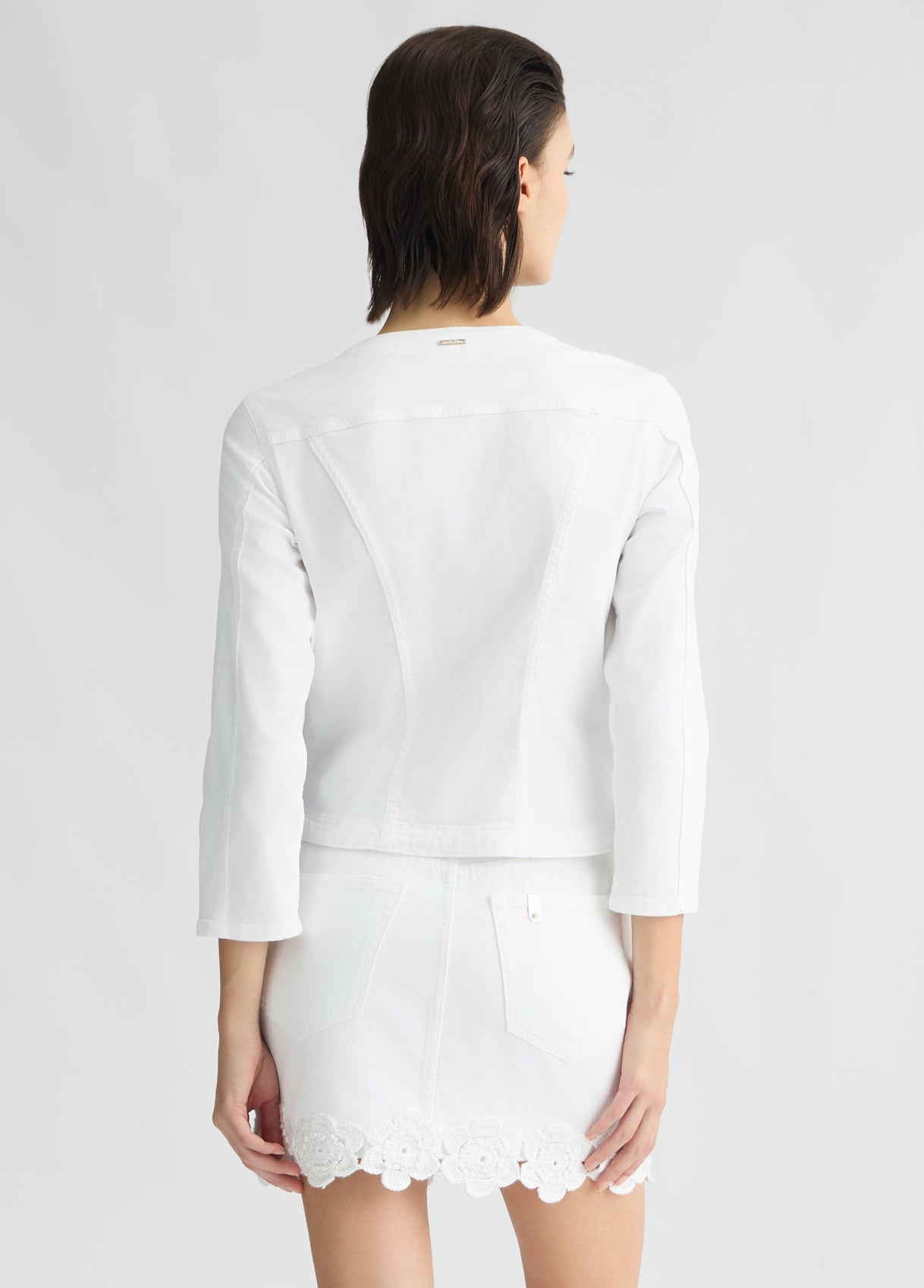 WA5456T4033M960338-white with embroidery