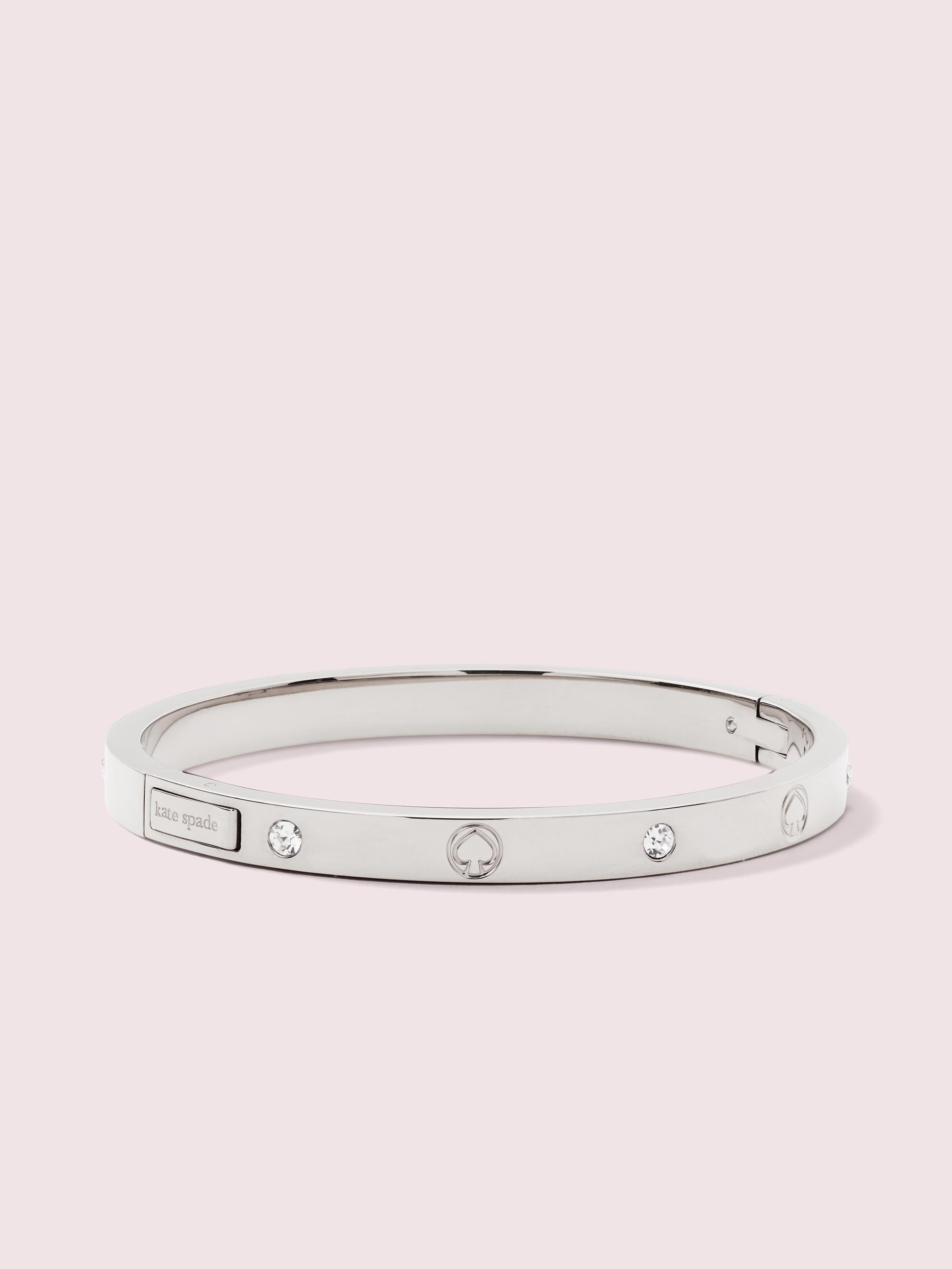 wbrui002_engraved spade bangle_Silver.