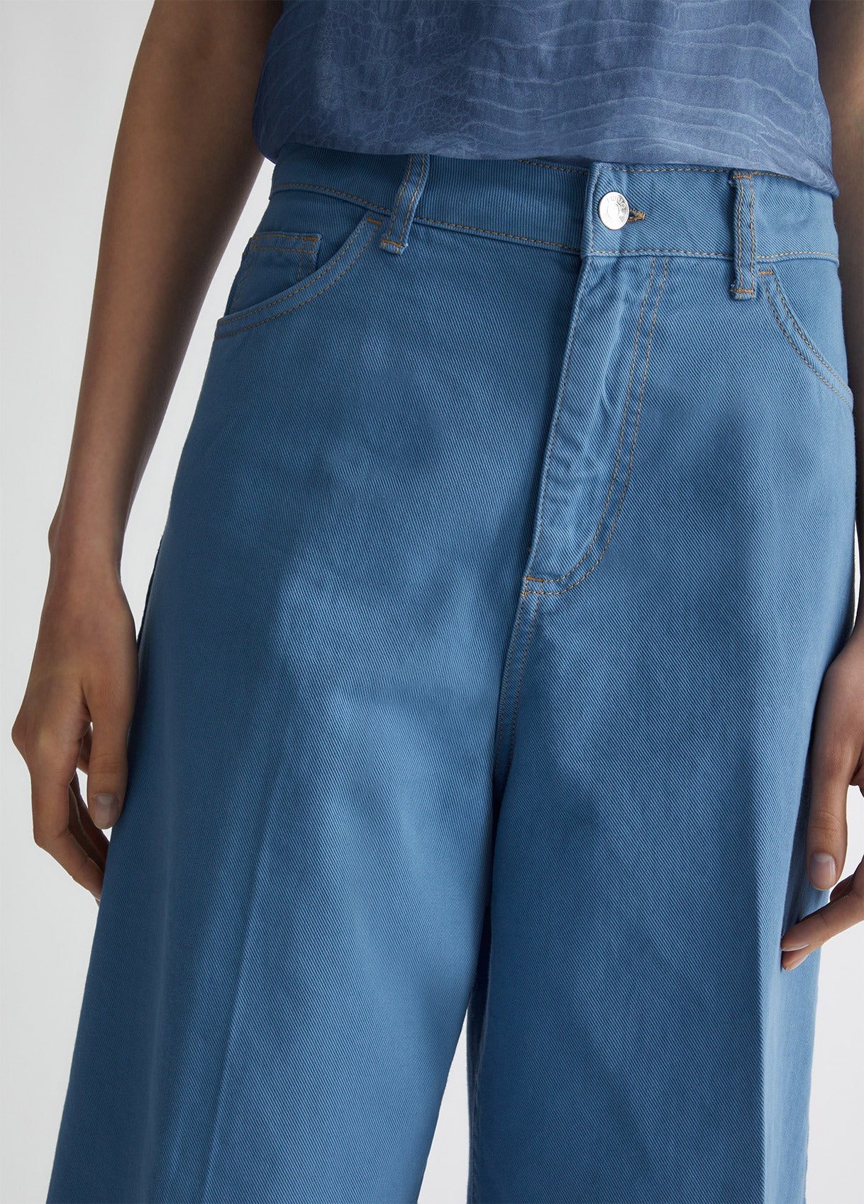 WF4323T17577402124-blue