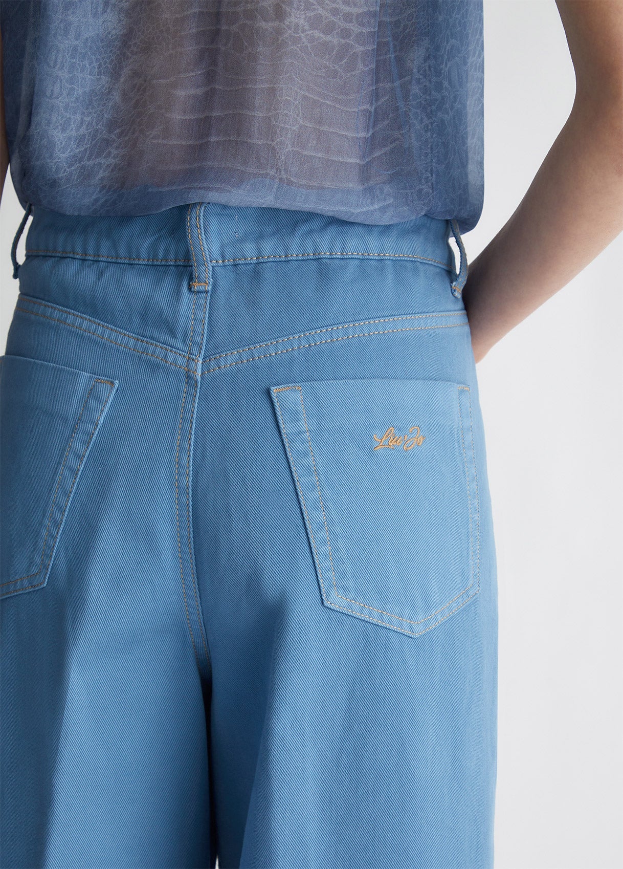 WF4323T17577402124-blue