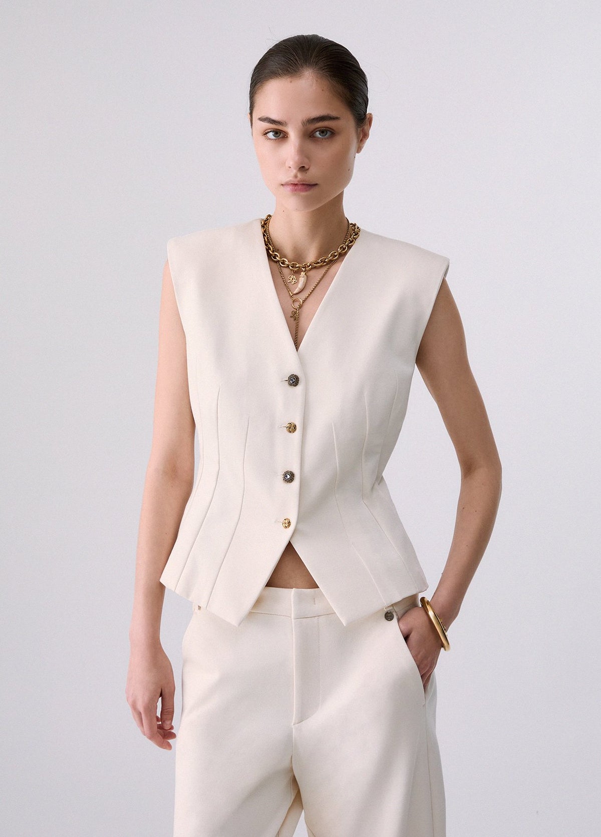 WF6413J91892070438-white