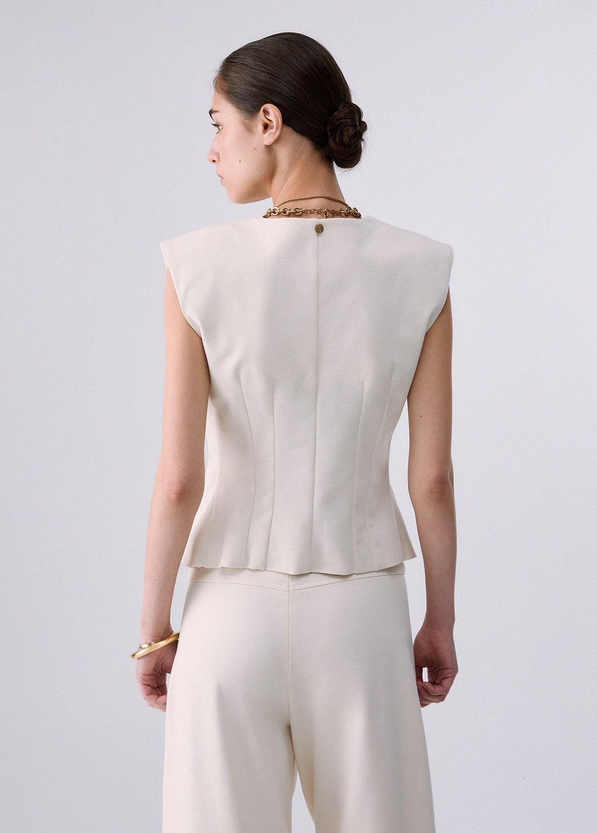 WF6413J91892070438-white