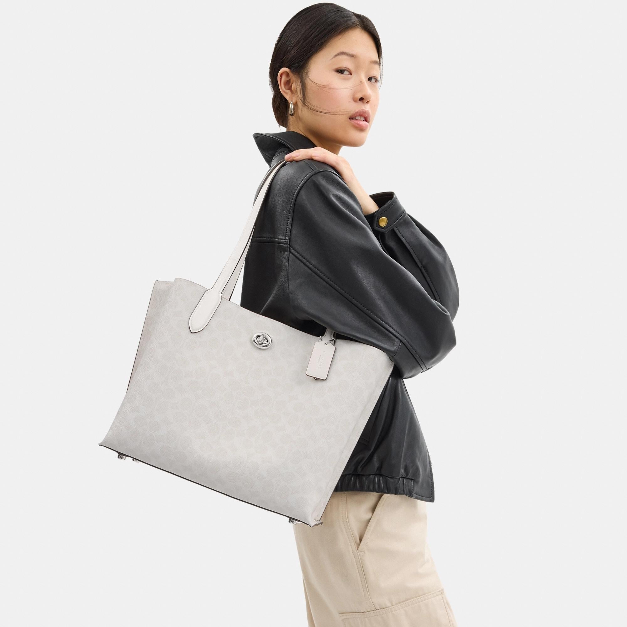 C0693-WILLOW TOTE BAG IN SIGNATURE CANVAS-LH/White Chalk