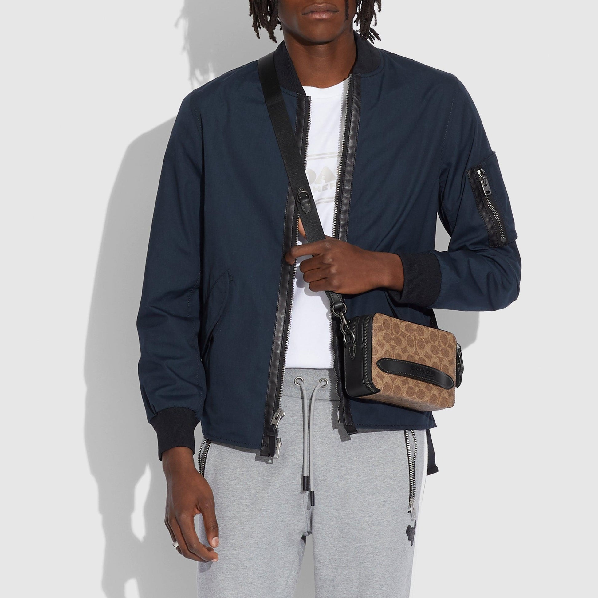 Charter Crossbody In Signature Canvas - COACH Saudi Arabia Official Site