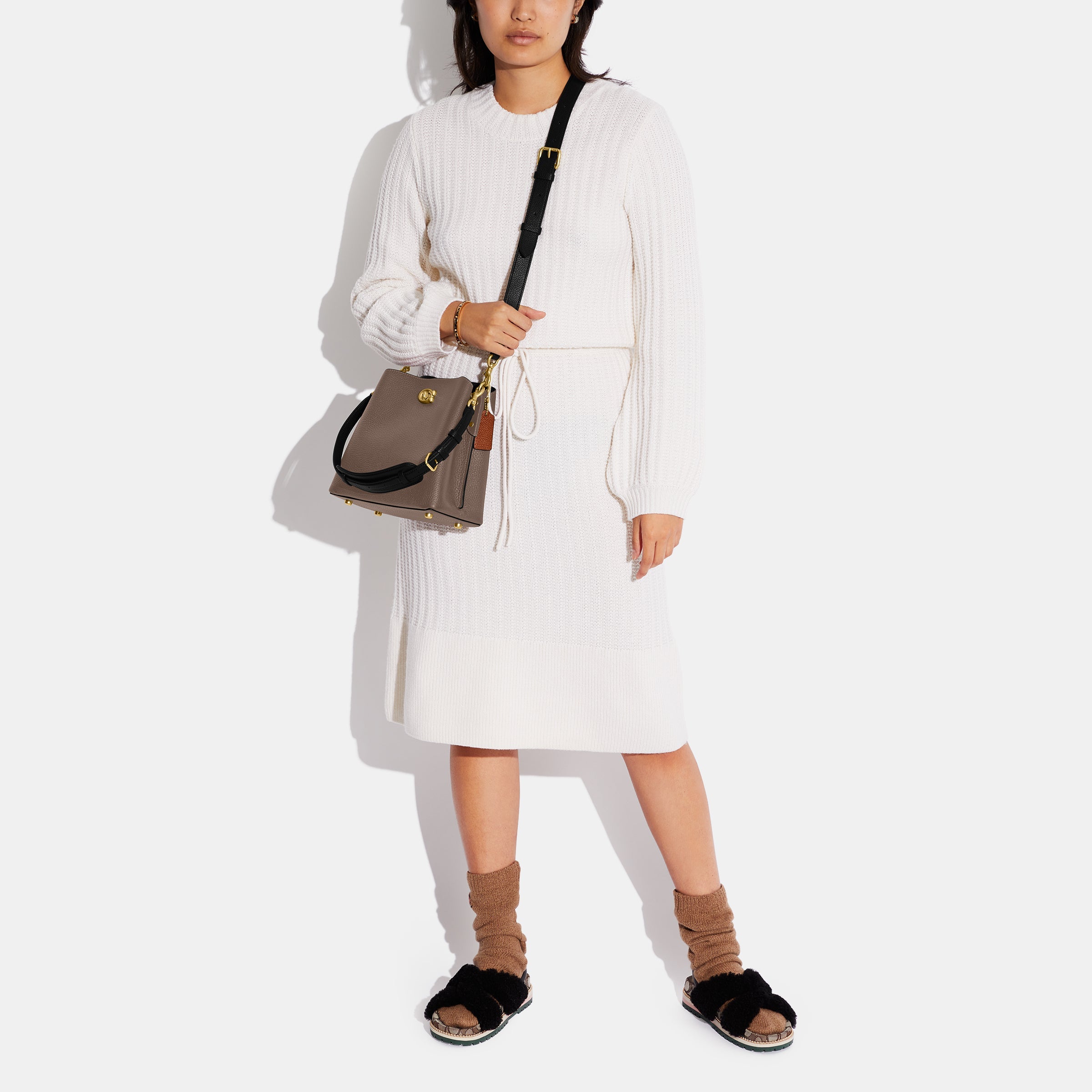 C3766-Willow Bucket Bag In Colorblock-B4/Dark Stone