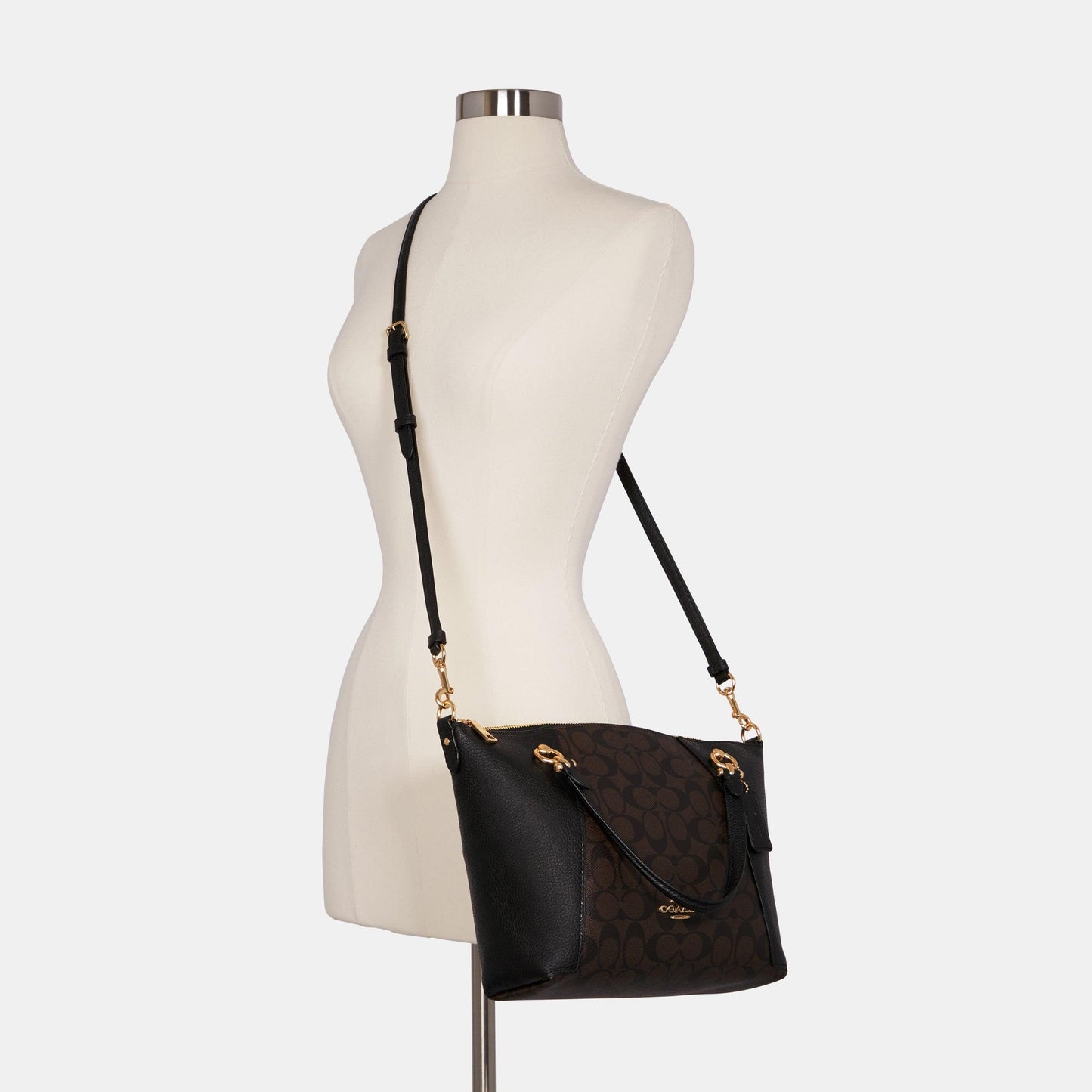 Kacey Satchel In Signature Canvas-SIG KCY SATC-IM/Brown Black