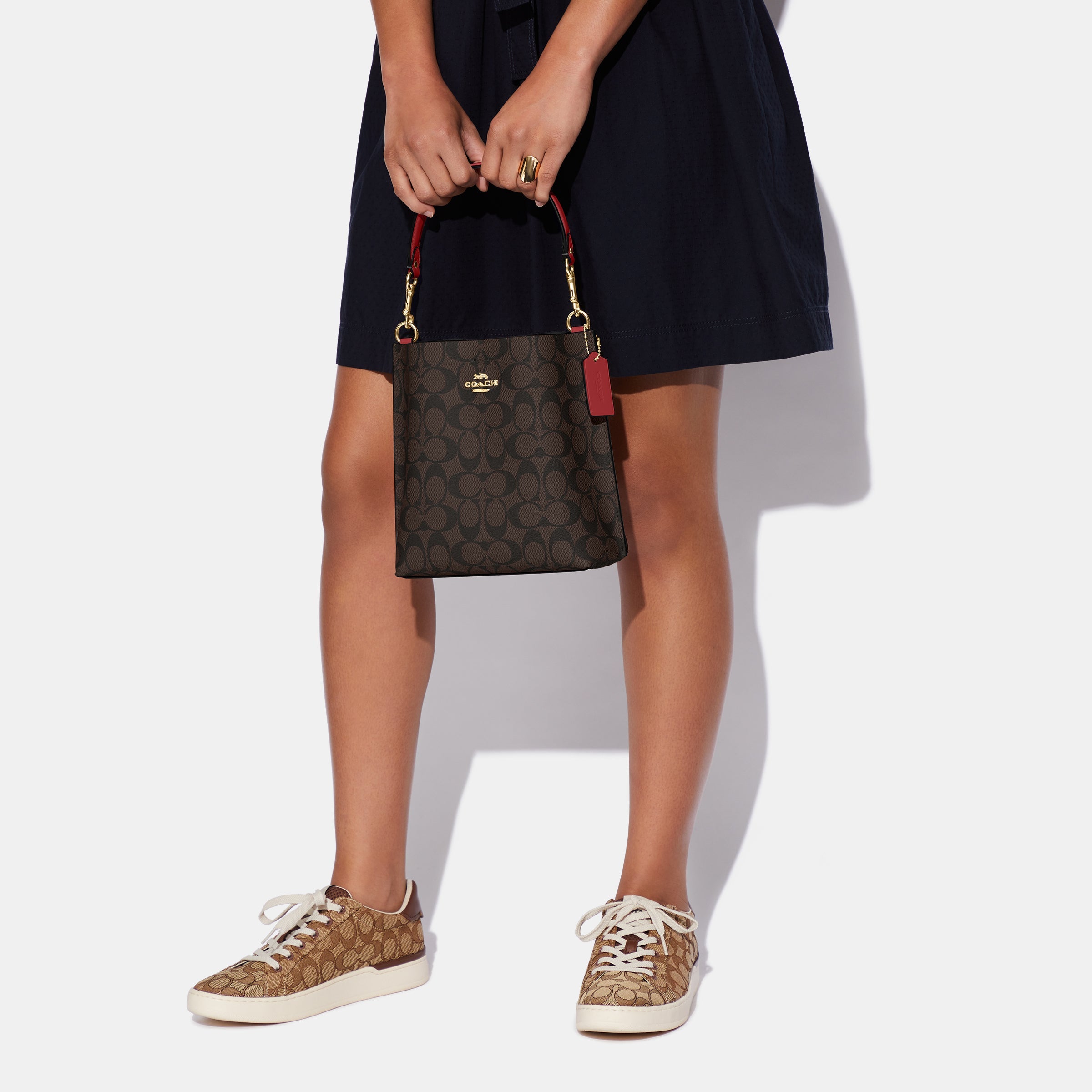 CA582-Mollie Bucket Bag 22 In Signature Canvas