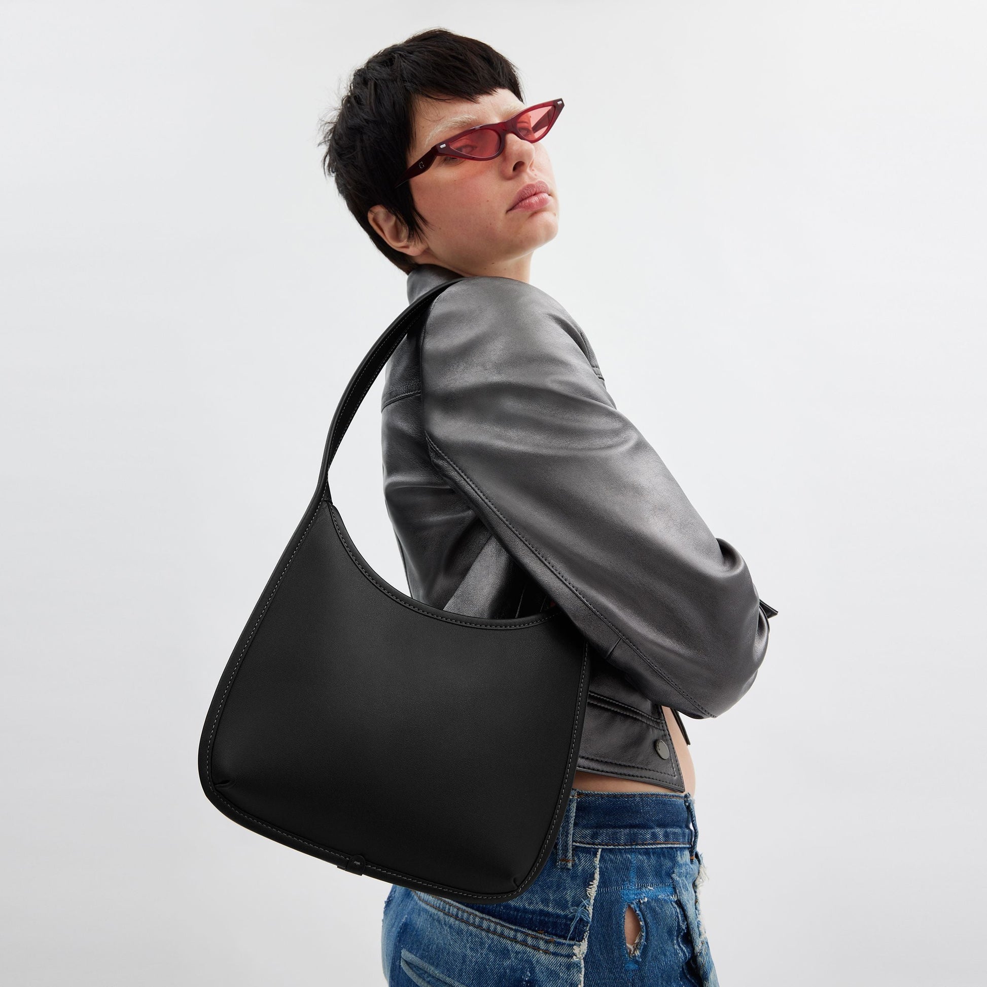 CAF11-Curve Zip Bag-B4/Black