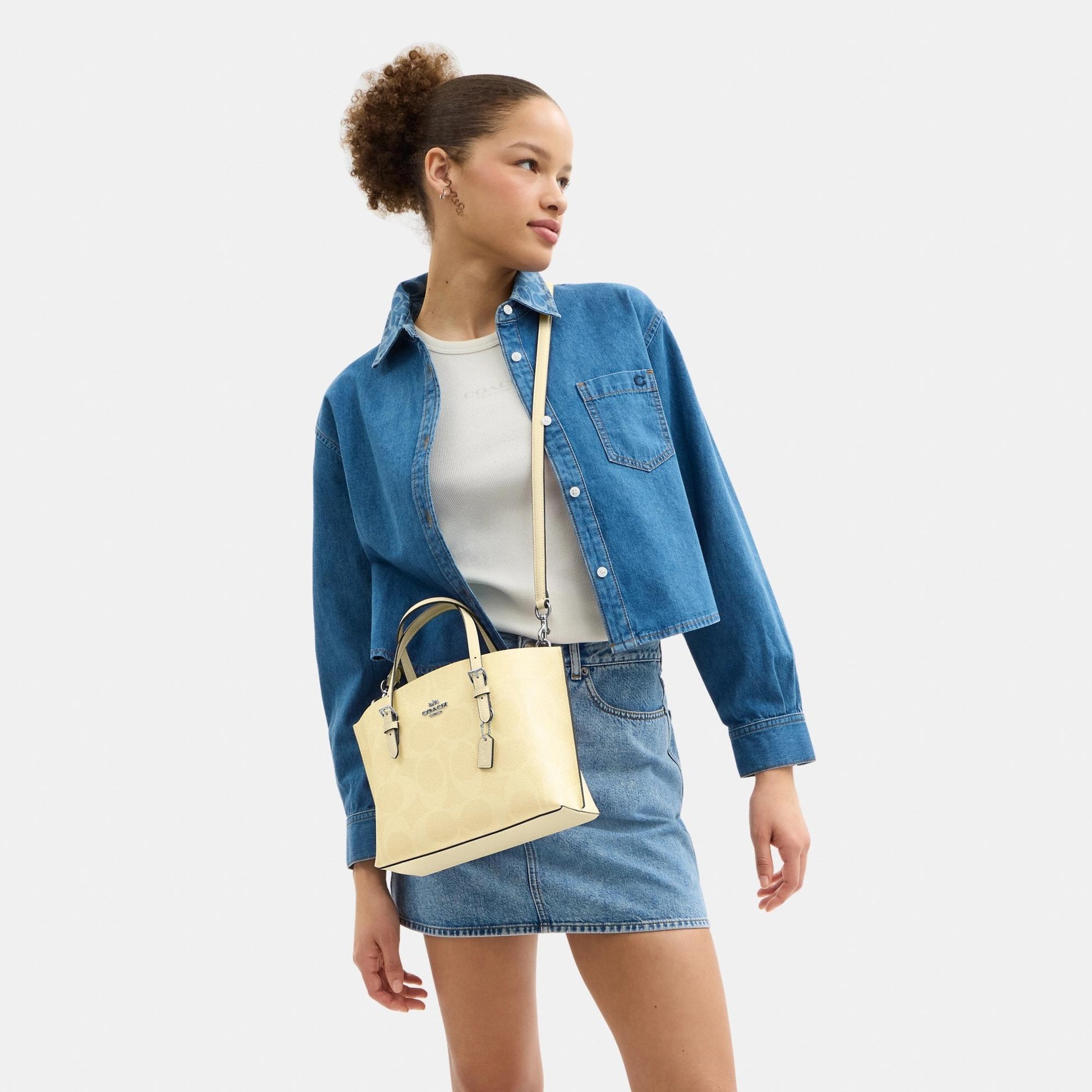 CAL50-MOLLIE TOTE BAG 25 IN SIGNATURE CANVAS-SV/Hay