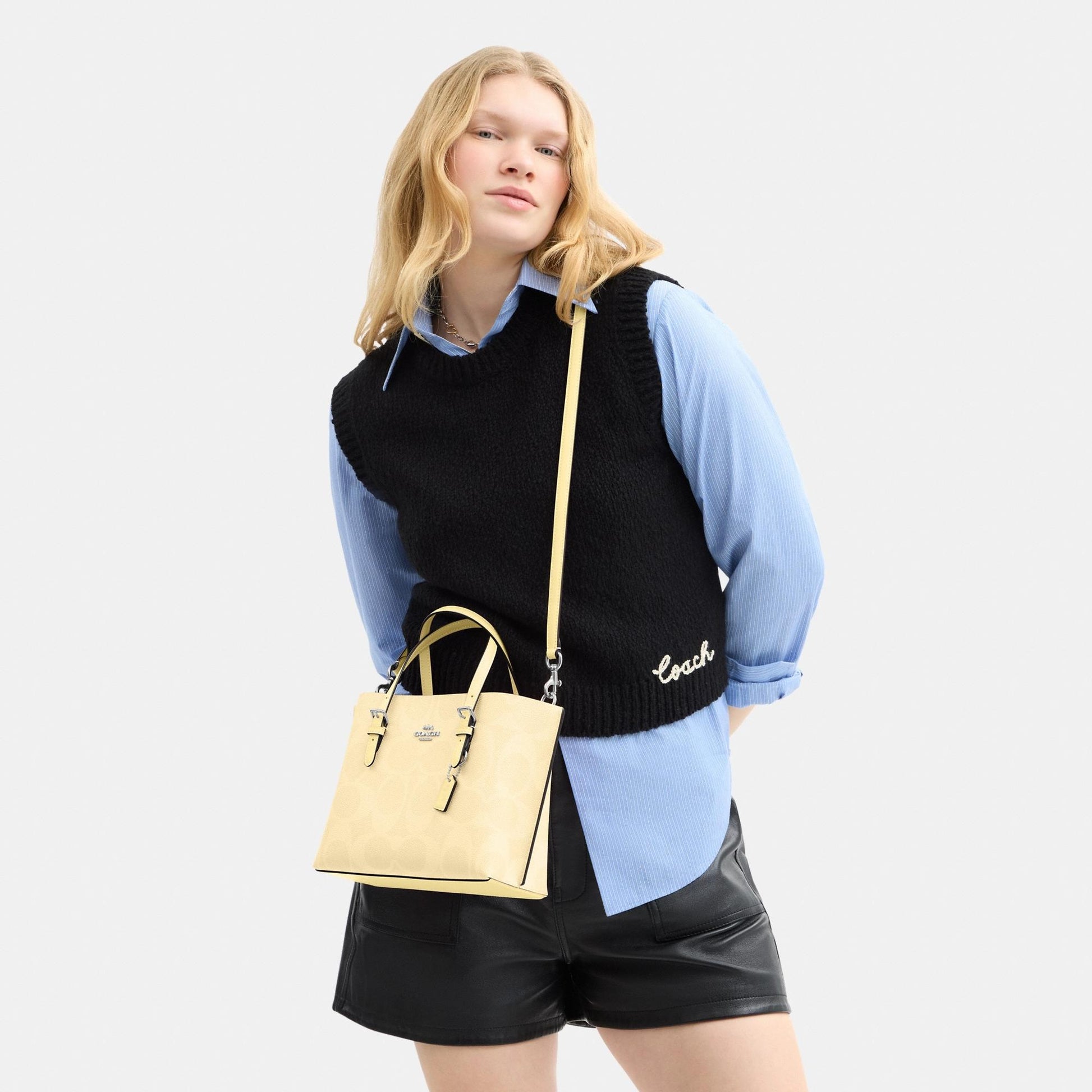 CAL50-MOLLIE TOTE BAG 25 IN SIGNATURE CANVAS-SV/Hay