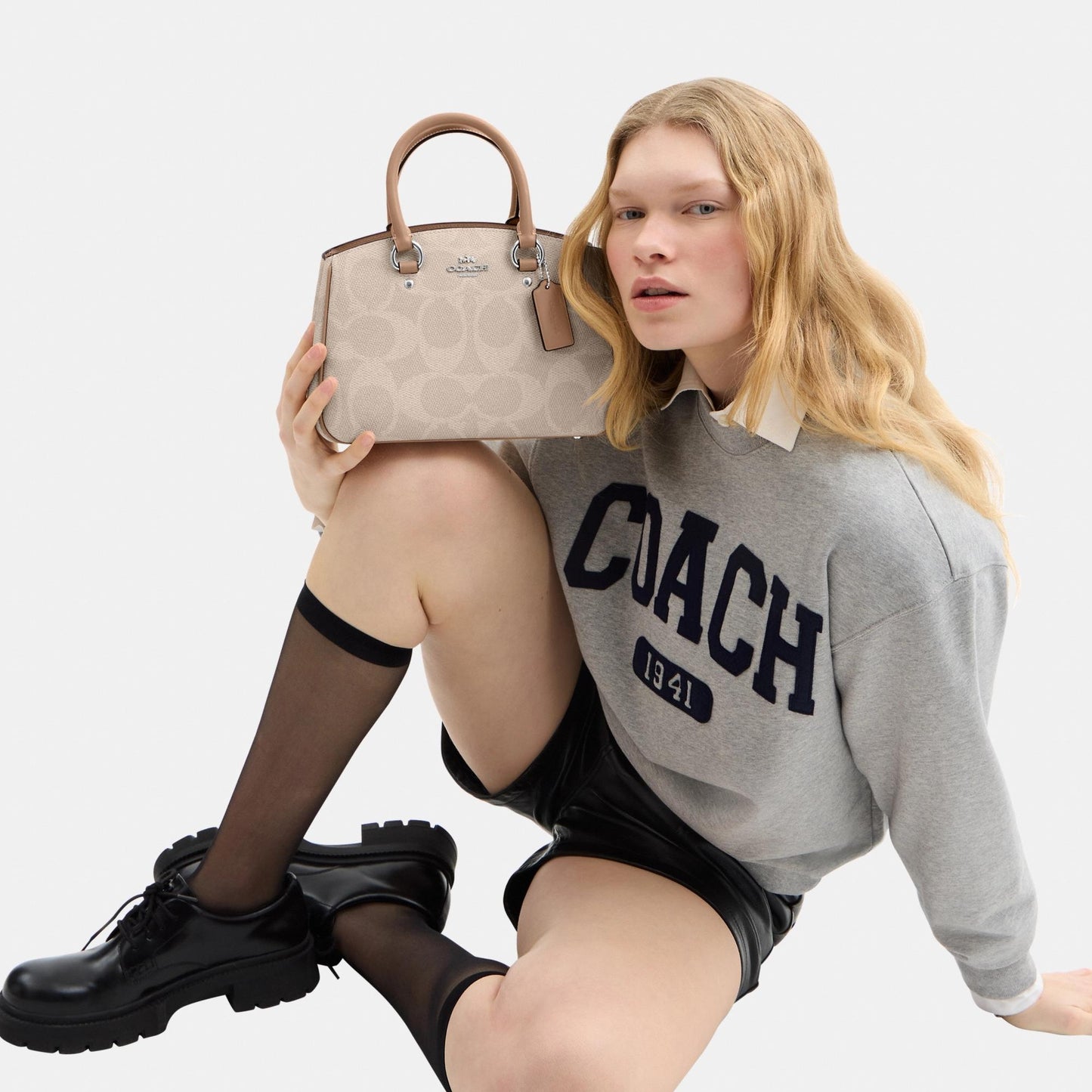 CAL53-SAVANNAH SMALL CARRYALL BAG IN SIGNATURE CANVAS-SV/Sand/Taupe