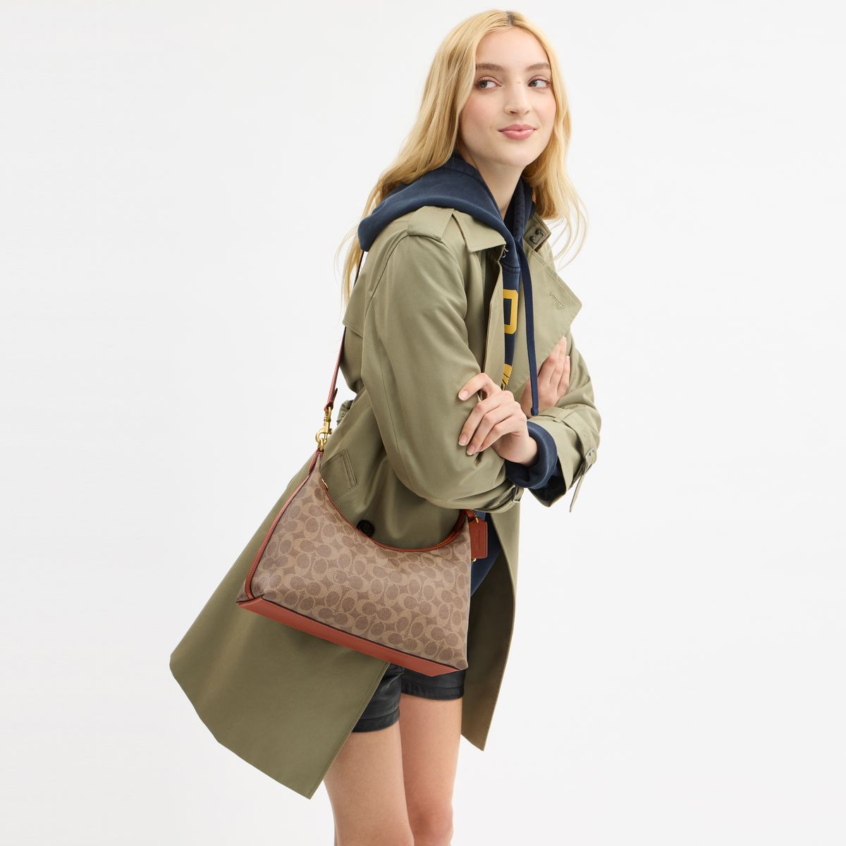 CAM23-JULIET SHOULDER BAG IN SIGNATURE CANVAS-B4/Tan Caramel