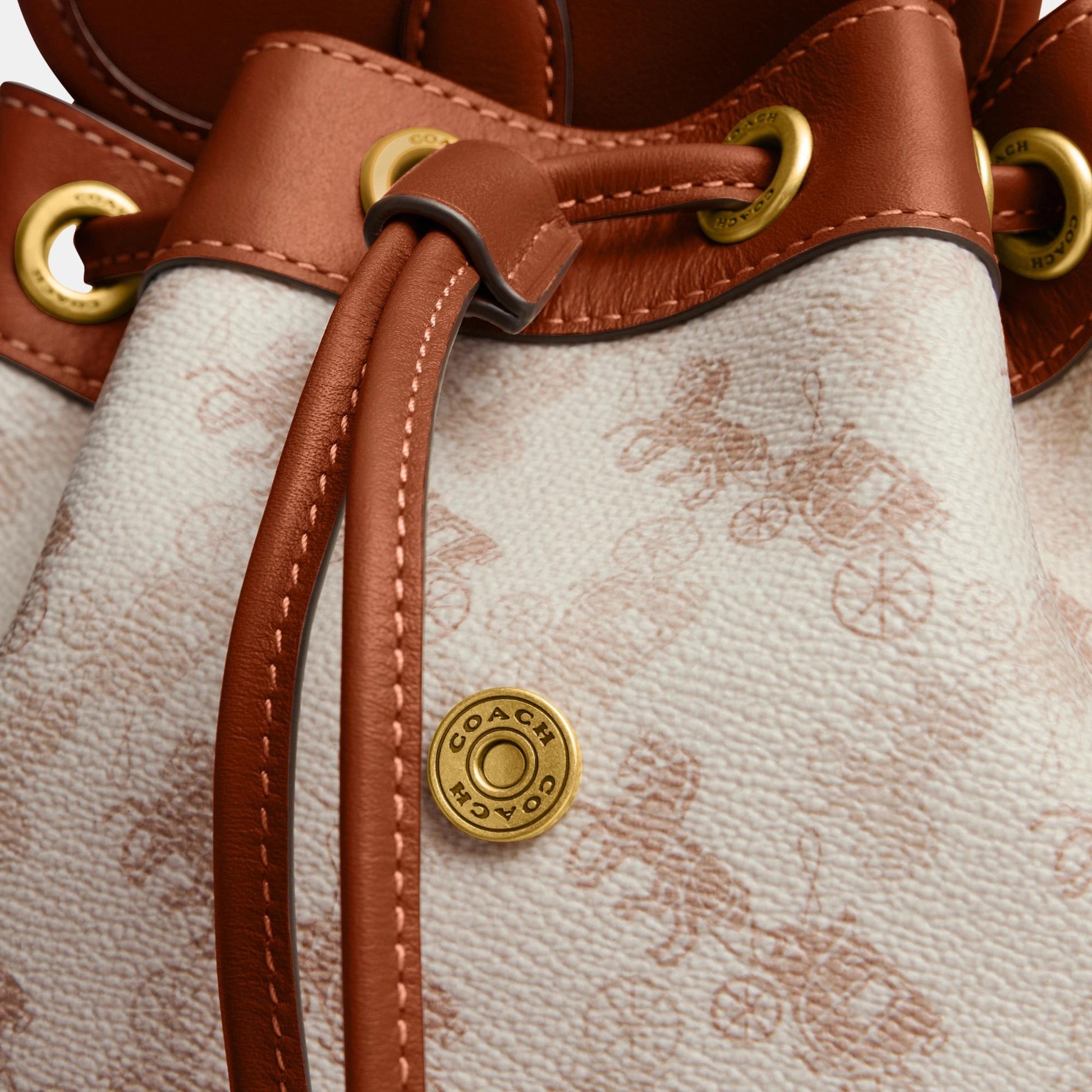 CAM31-HARPER BACKPACK WITH HORSE AND CARRIAGE PRINT-B4/Chalk Burnished Amber