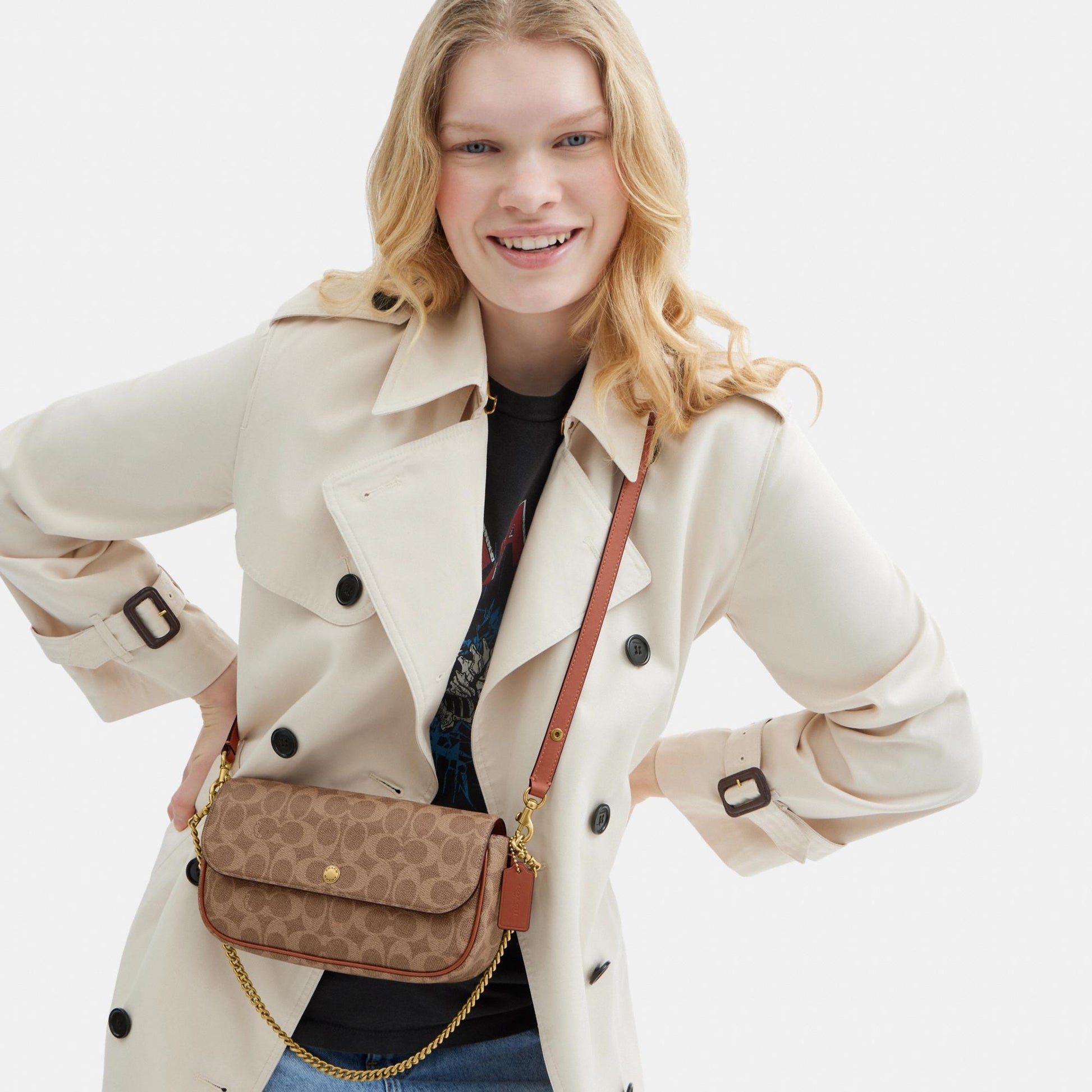 CAN91-BROOK FLAP CHAIN BAG IN SIGNATURE CANVAS-B4/Tan Caramel