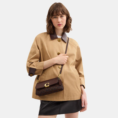 CBA83-Jet Shoulder Bag in Signature Canvas-B4/Maple Maple