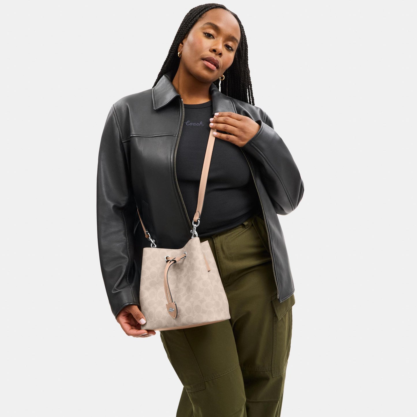 CBH07-Rowan Bucket Bag in Signature Canvas-Sv/Sand/Taupe
