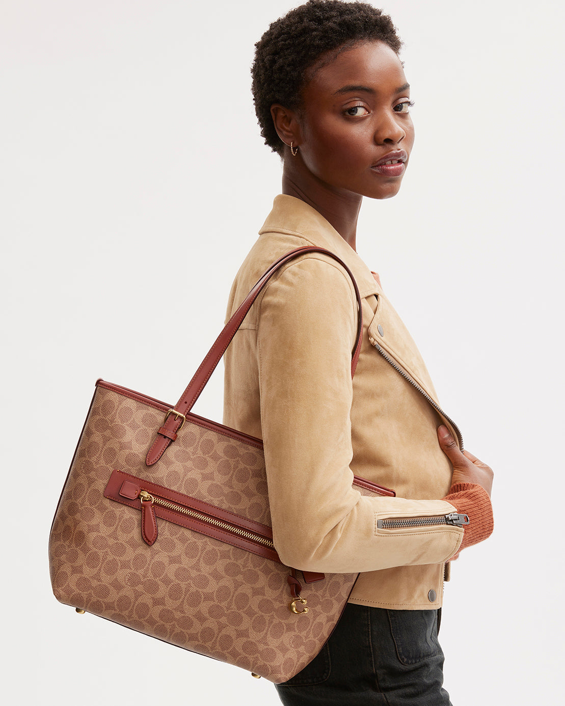 CC402-Taylor Tote In Signature Canvas