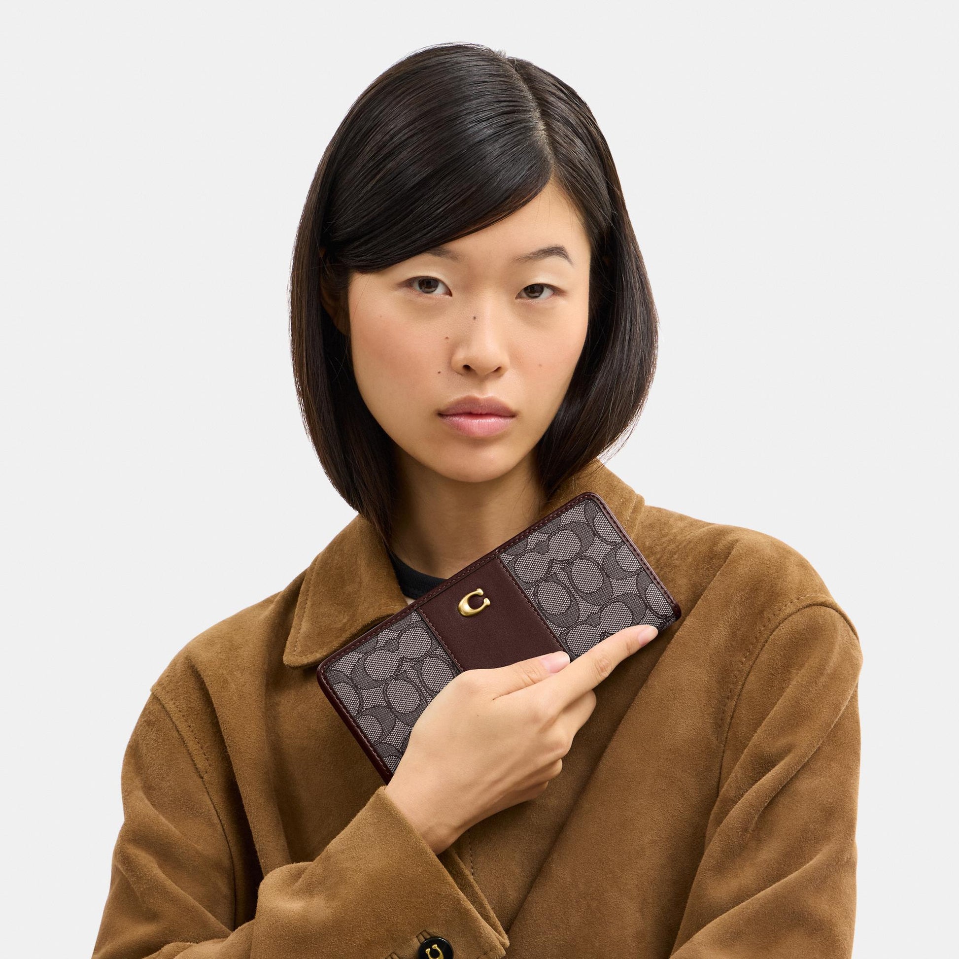 CCC98-Essential Slim Wallet in Signature Jacquard-B4/Oak Maple