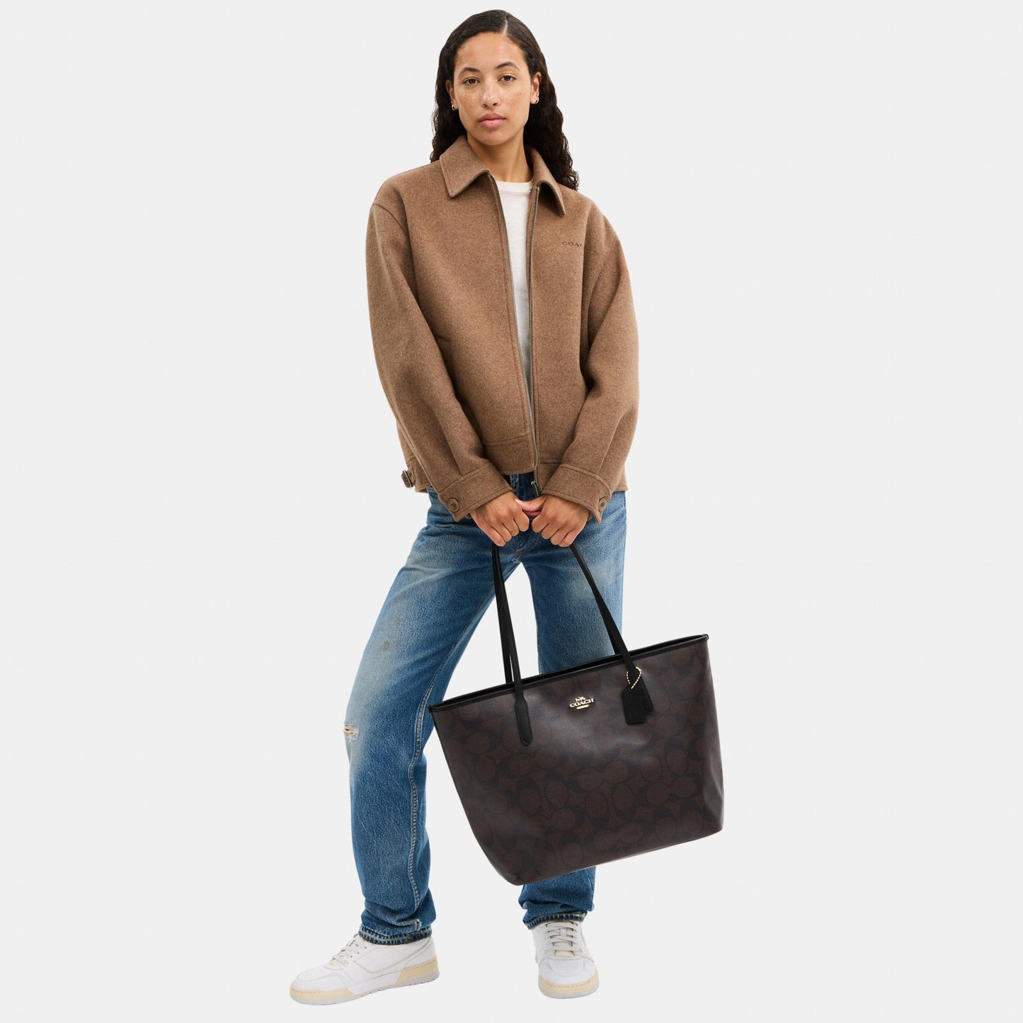 CCD66-Large City Tote Bag in Maxi Signature Canvas-Im/Walnut/Black