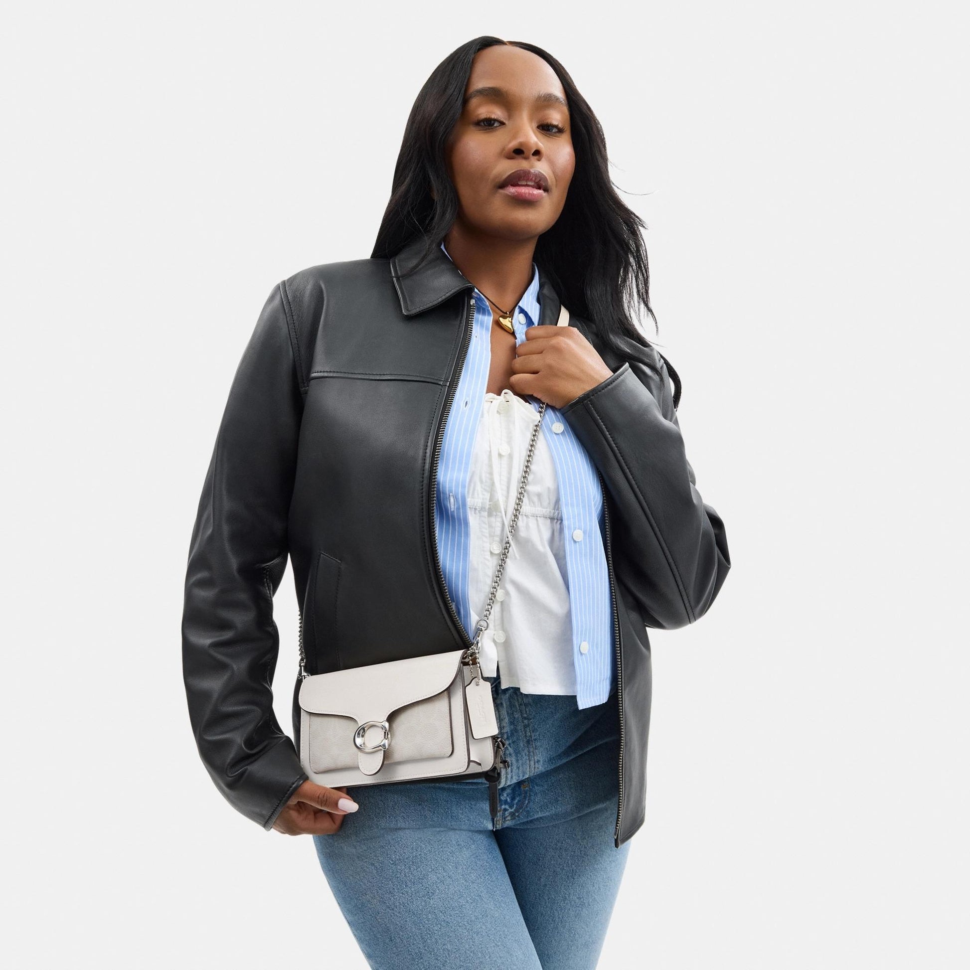 CE774-TABBY CHAIN CLUTCH IN SIGNATURE CANVAS-LH/White Chalk