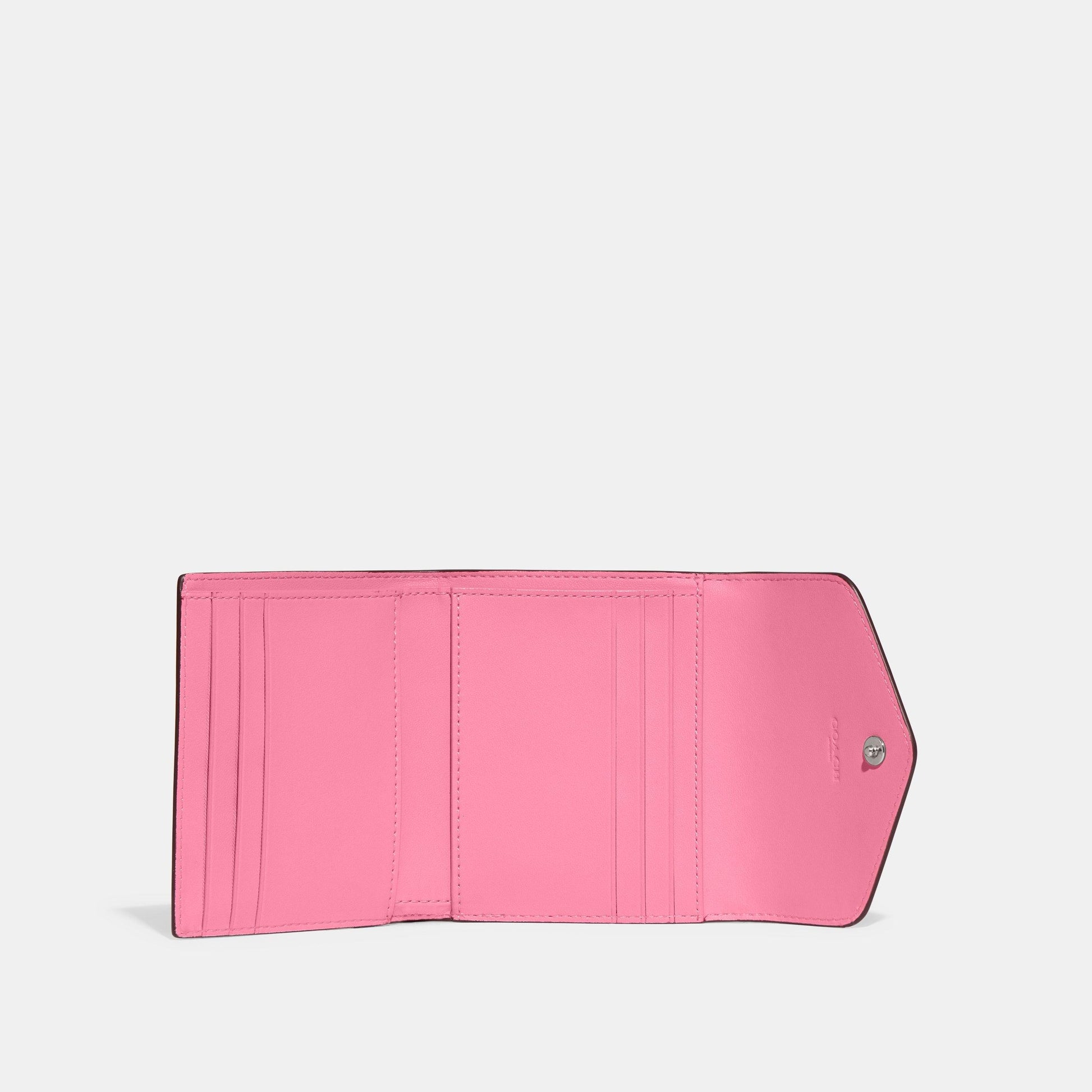 Wyn Small Wallet - COACH Saudi Arabia Official Site