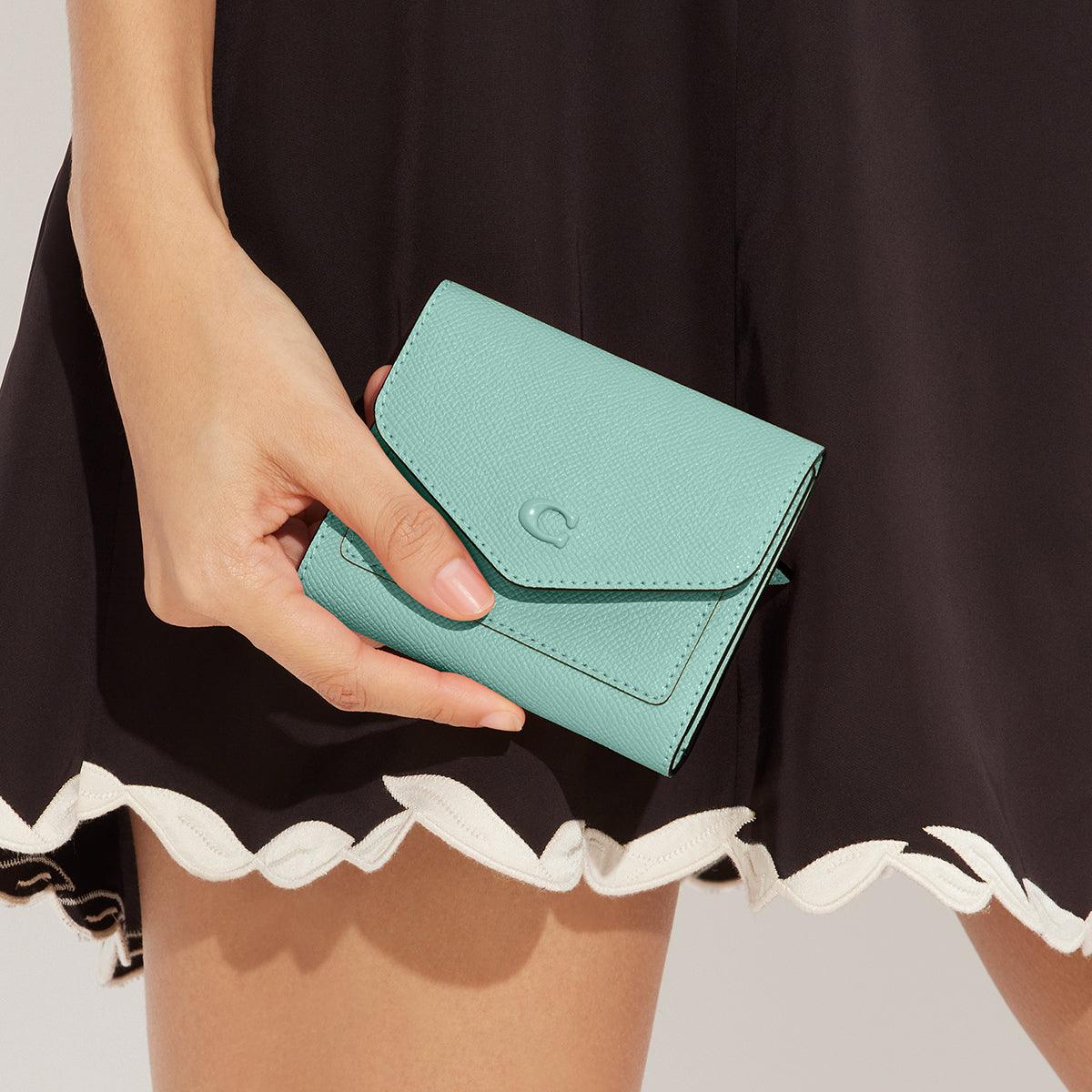 Wyn Small Wallet - COACH Saudi Arabia Official Site