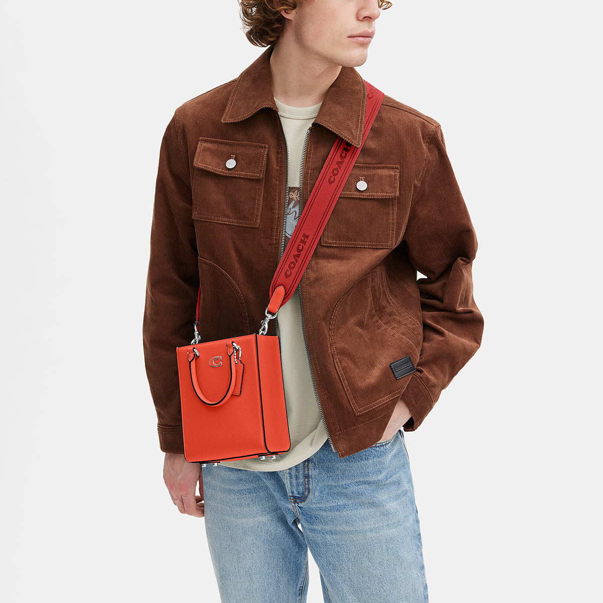 CJ795-Tote 16 With Signature Canvas