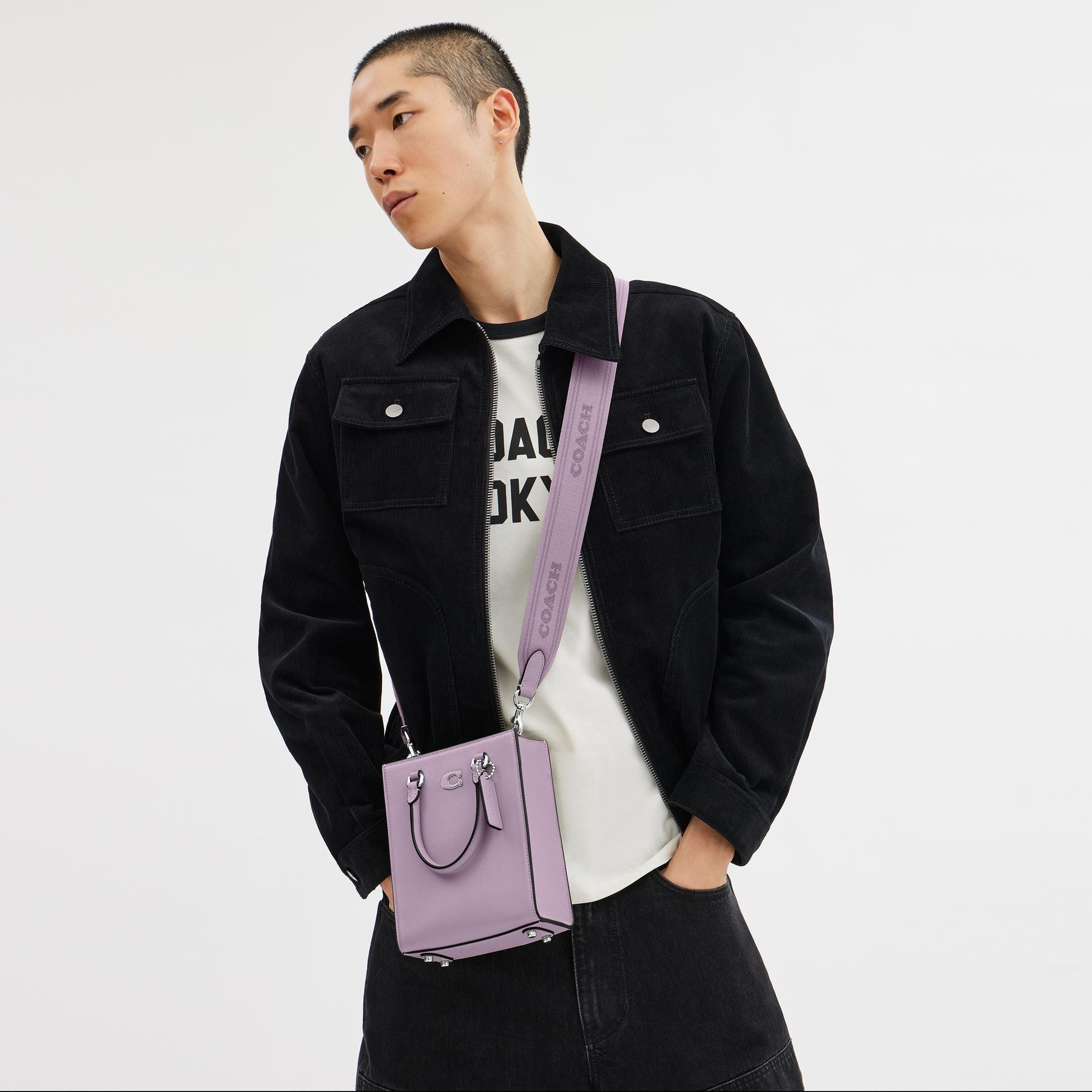 CJ795-Tote 16 With Signature Canvas