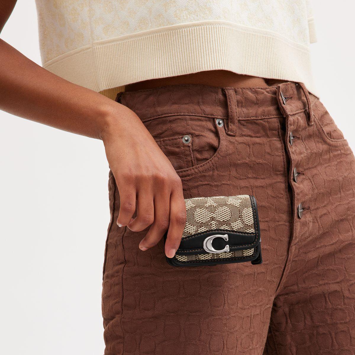 CM500-Bandit Card Case Belt Bag In Signature Jacquard-Lh/Cocoa Black