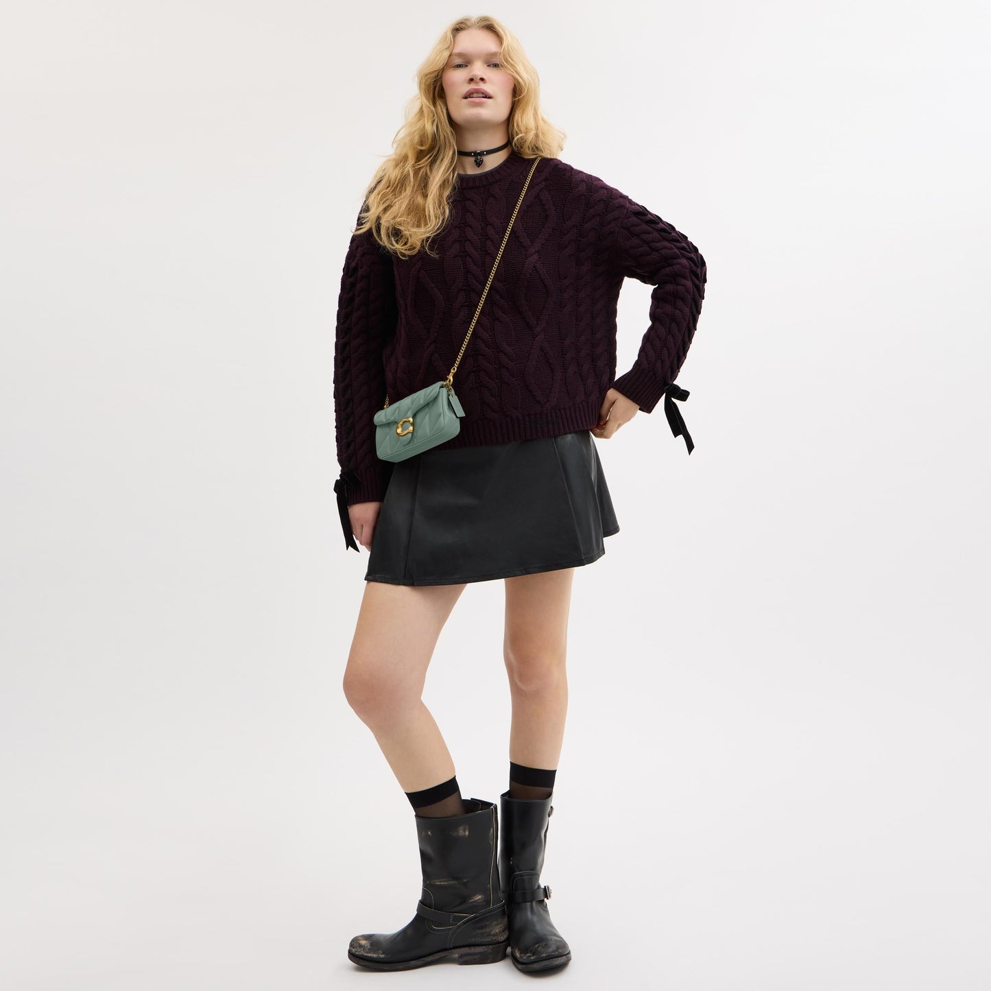 cp018-Tabby Wristlet With Pillow Quilting-B4/Sage