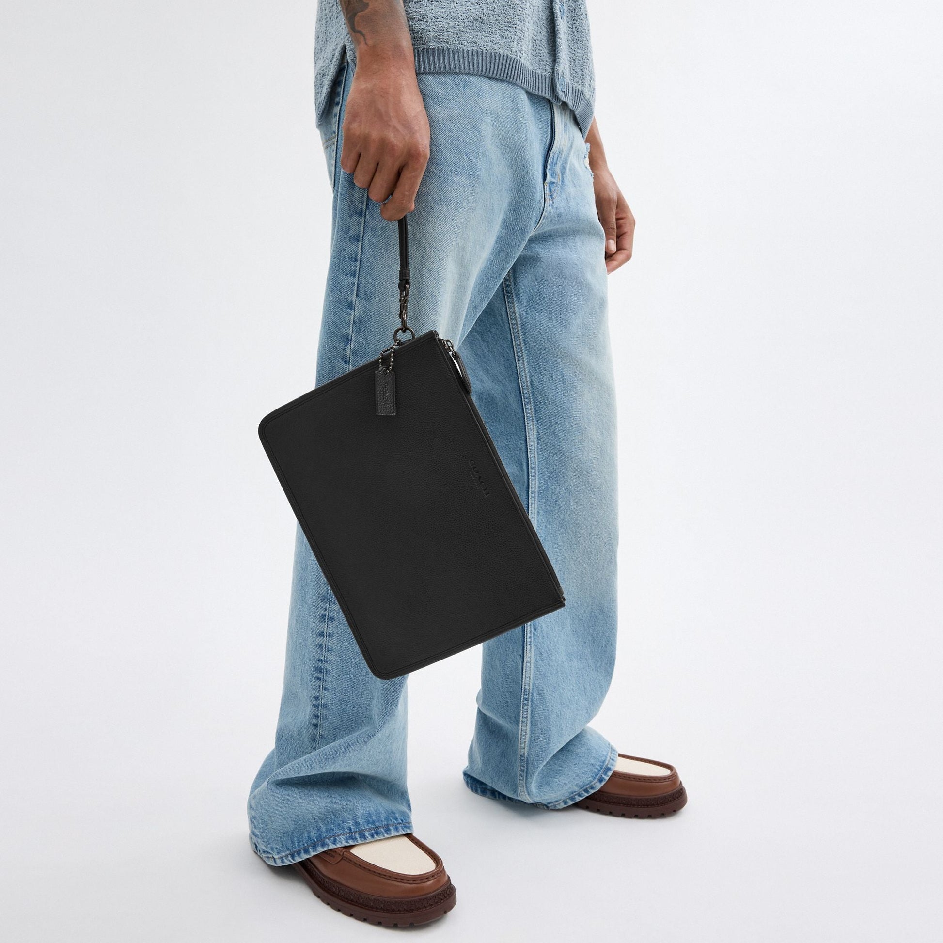 CR787-Chrt Pch Pbl-Black