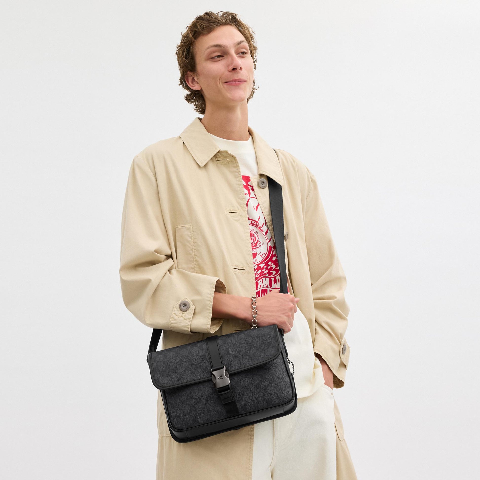 CU202-League Messenger Bag in Signature Canvas-Charcoal Signature