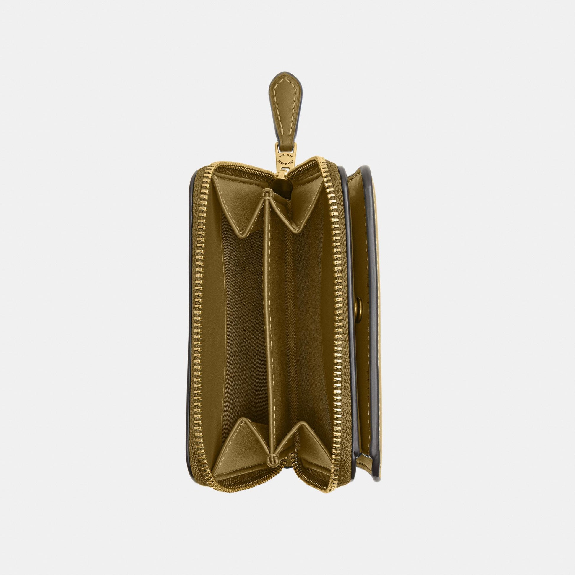 CW564-New York Billfold Wallet-B4/Muted Olive