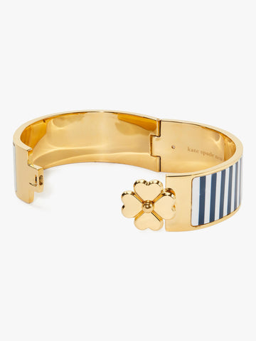 heritage spade flower wide hinged bangle